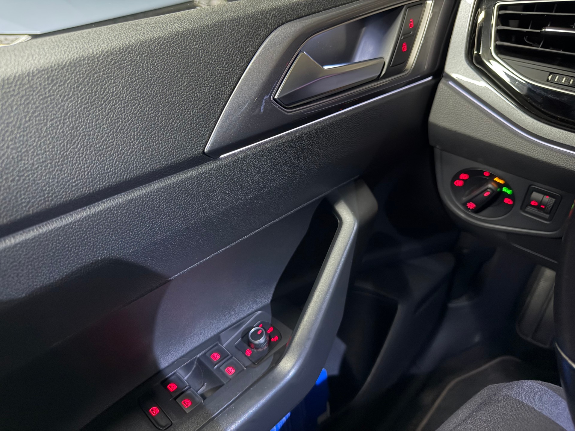 VW Polo 2.0 TSI GTI DSG-image-13