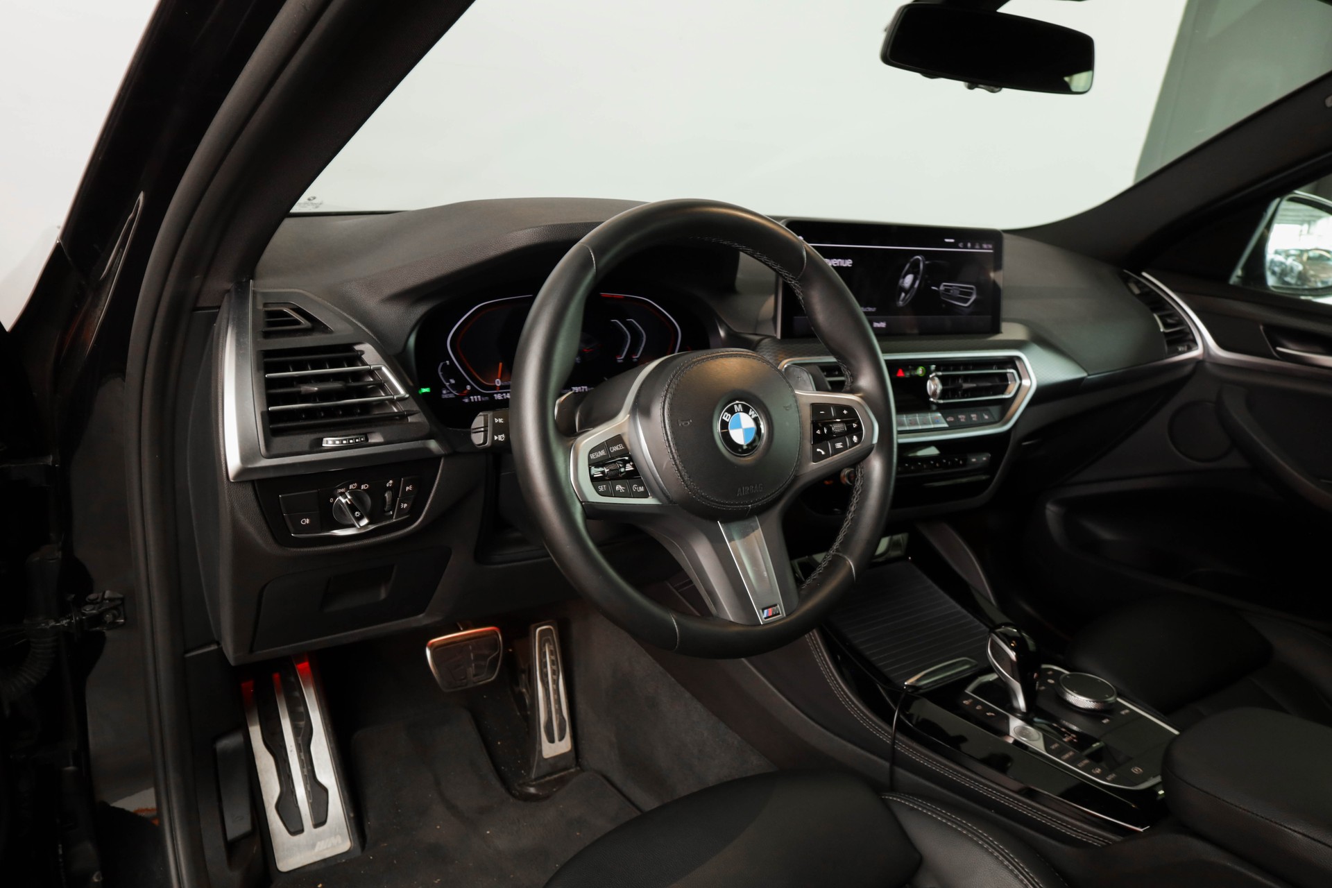 BMW X4 xDrive 48V 20d M Sport Steptronic • Attelage • Régulateur actif • Live Cockpit Professional-image-19
