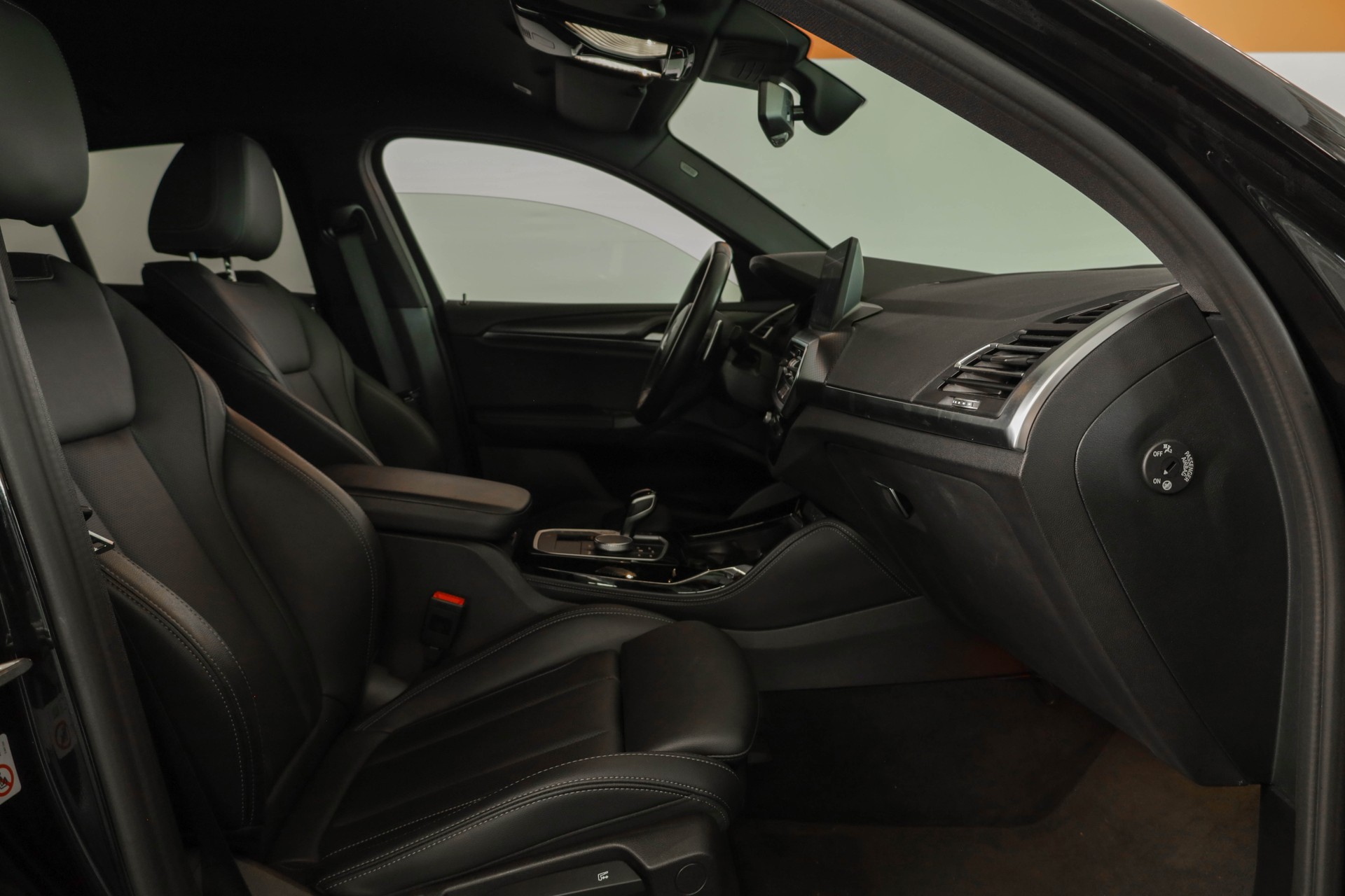BMW X4 xDrive 48V 20d M Sport Steptronic • Attelage • Régulateur actif • Live Cockpit Professional-image-14