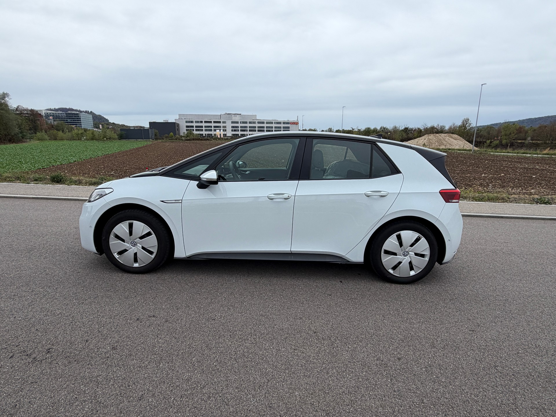 VW ID.3 Pro 58 kWh Pro-image-8