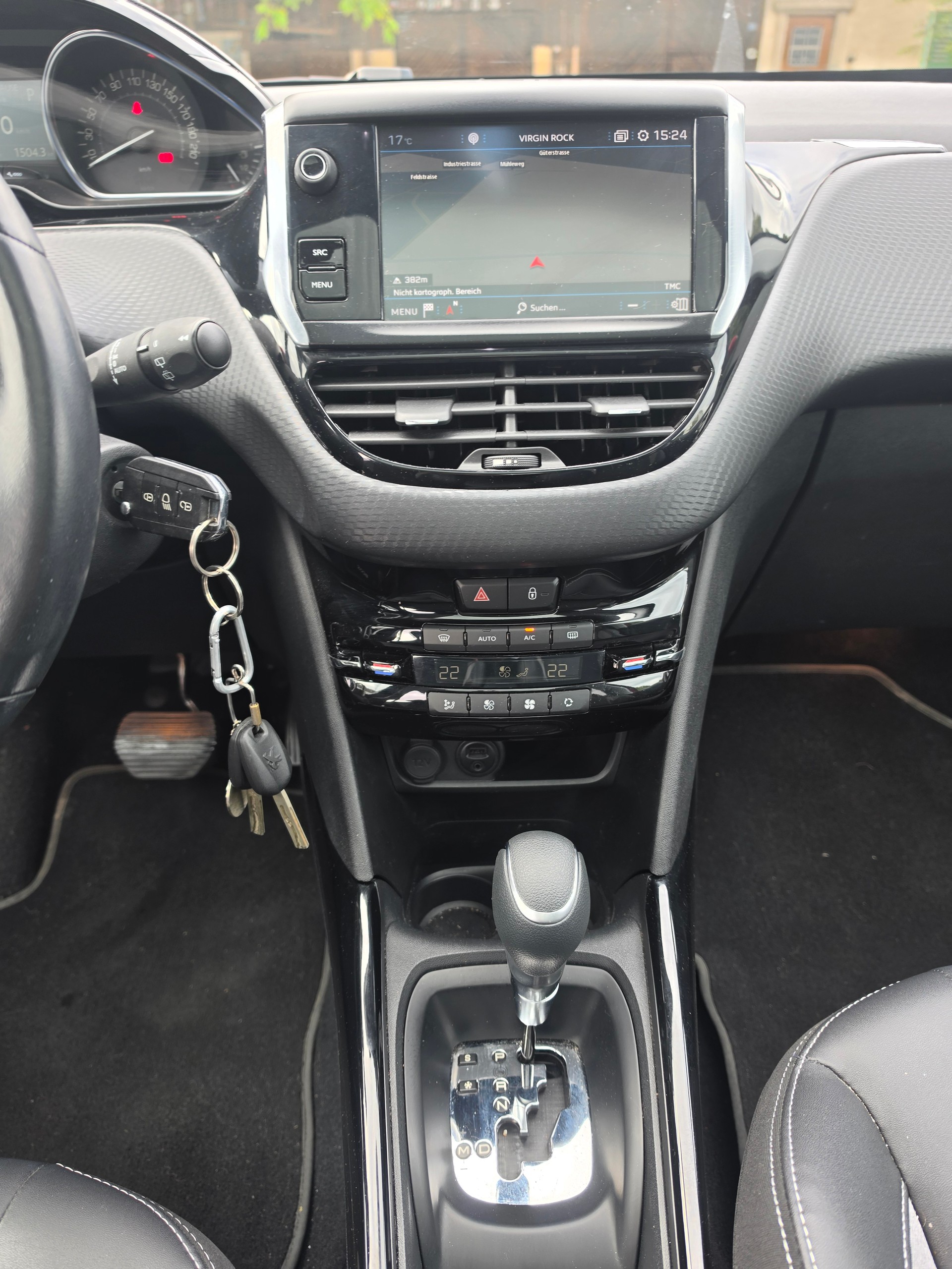 PEUGEOT 2008 1.2 PureTech GT Line EAT6-image-13