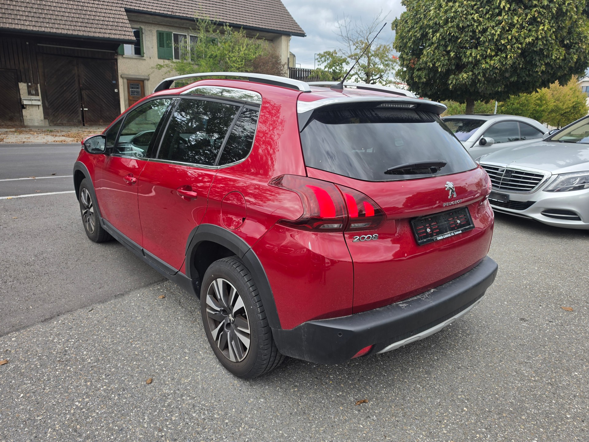 PEUGEOT 2008 1.2 PureTech GT Line EAT6-image-2
