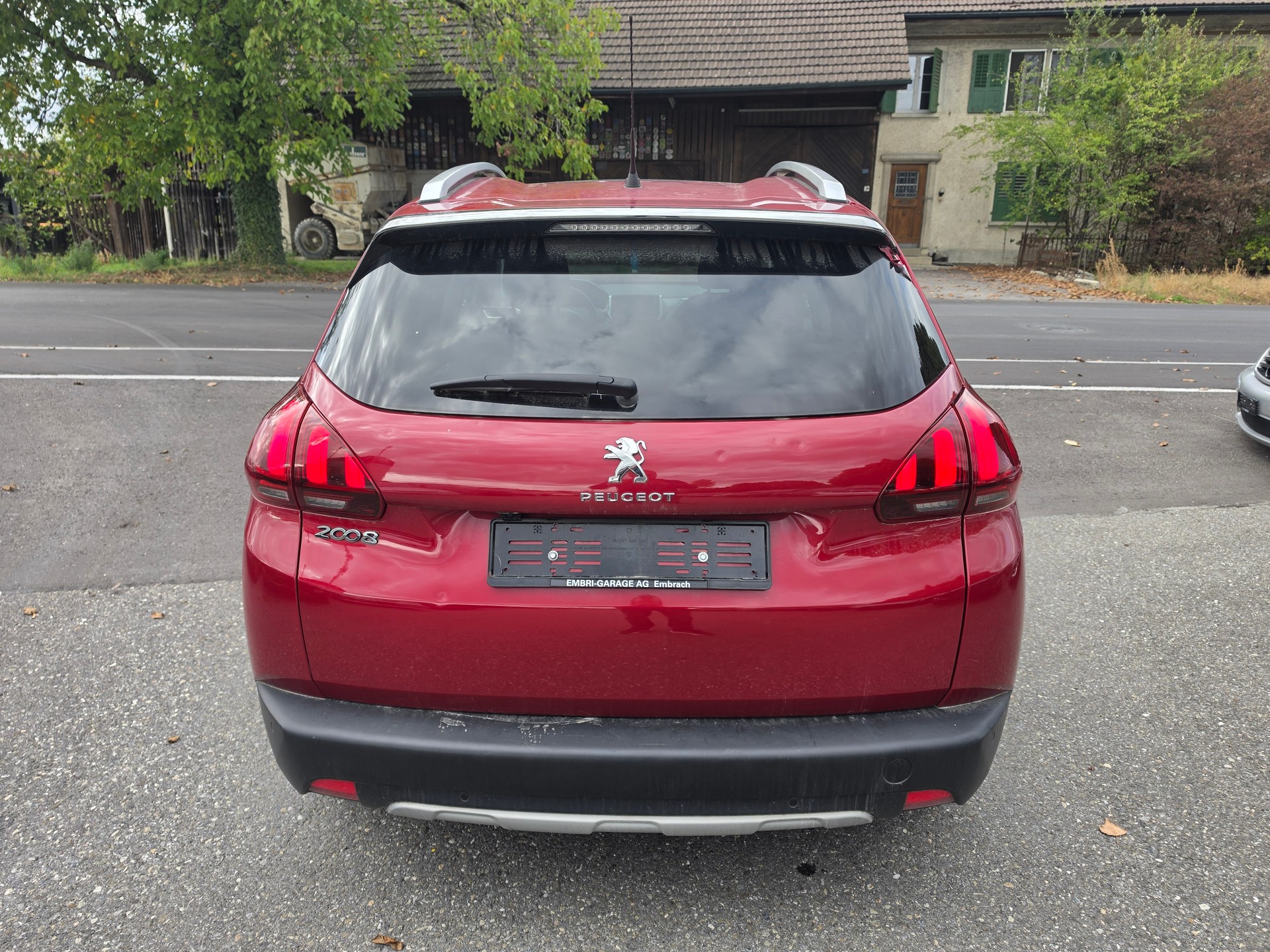 PEUGEOT 2008 1.2 PureTech GT Line EAT6-image-3