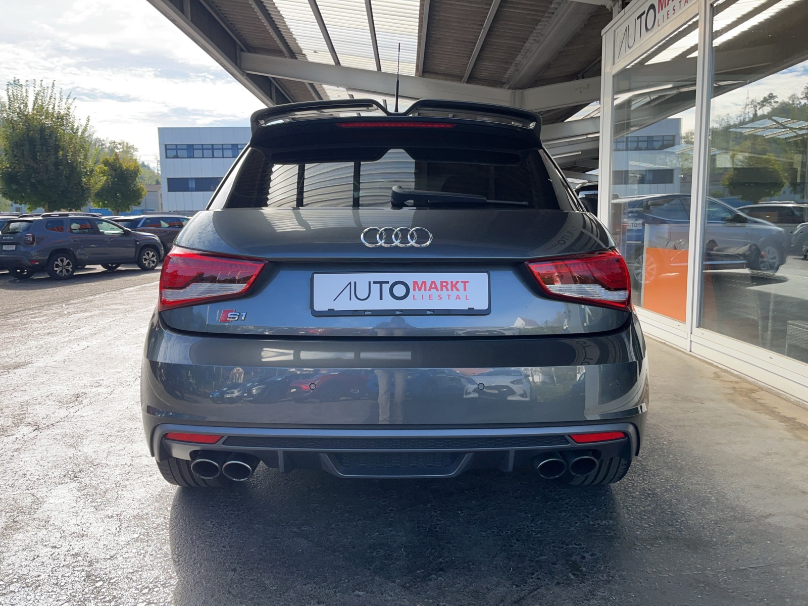 AUDI S1 Sportback 2.0 TFSI Sport quattro-image-3
