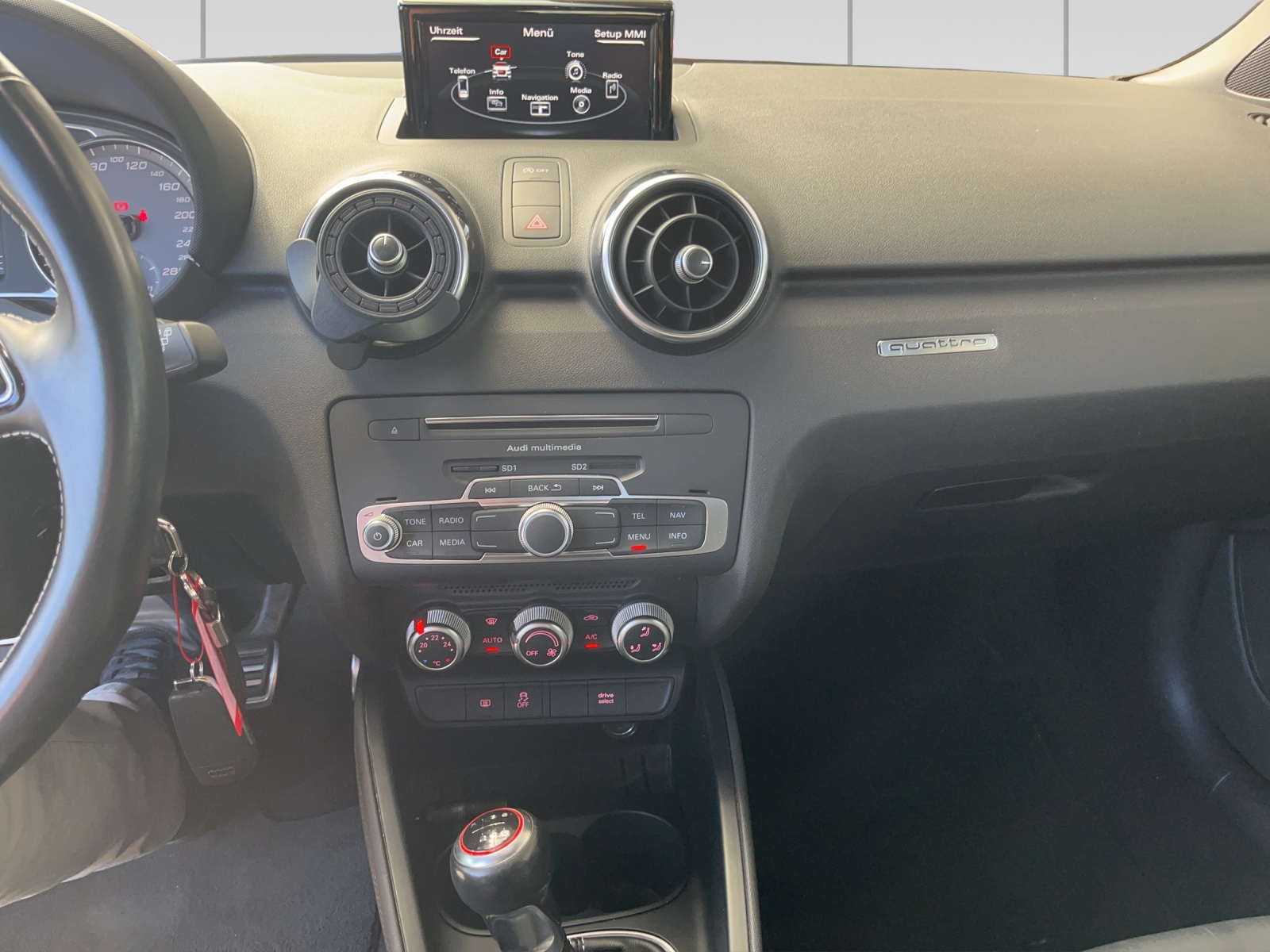 AUDI S1 Sportback 2.0 TFSI Sport quattro-image-10