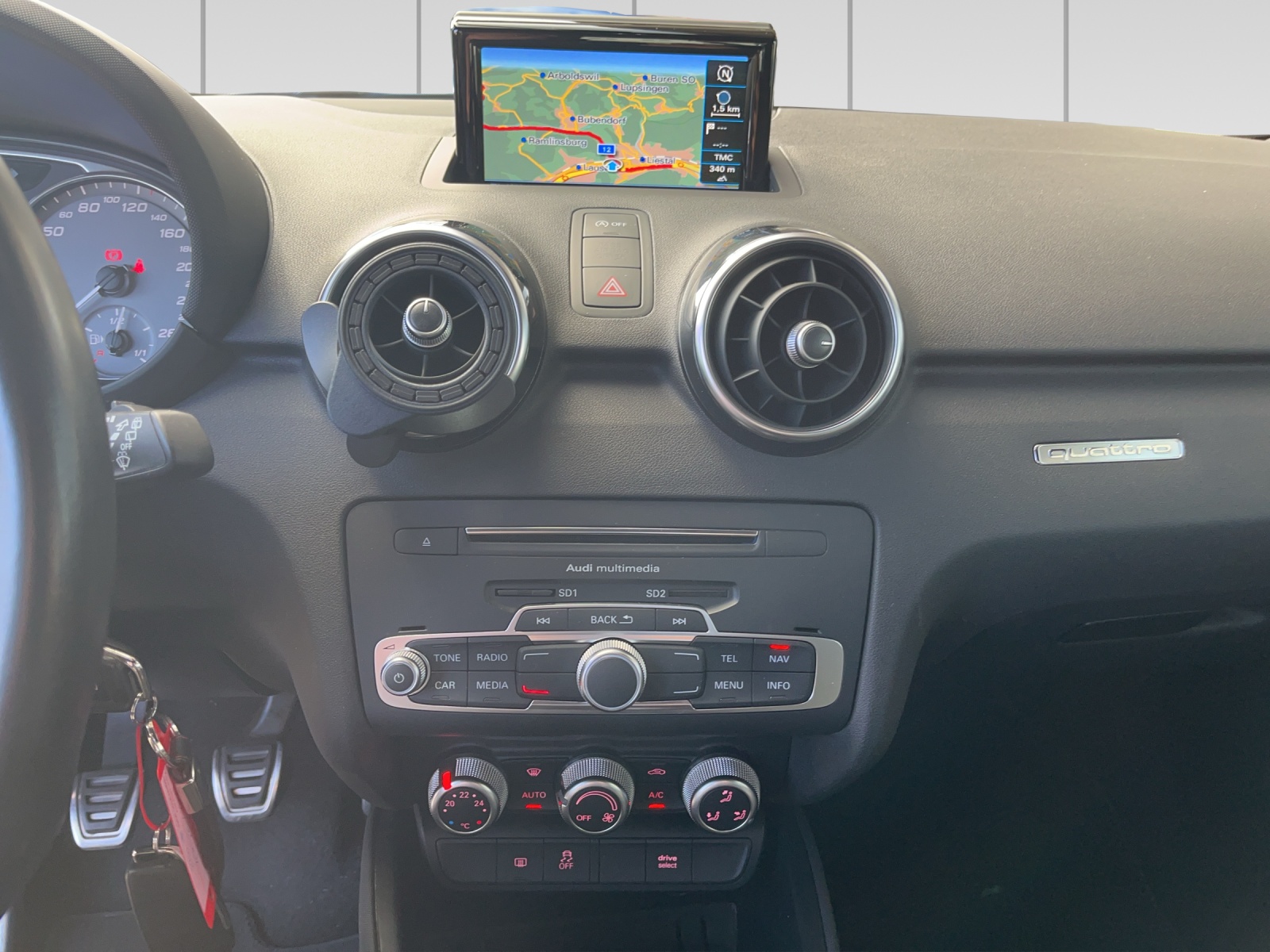 AUDI S1 Sportback 2.0 TFSI Sport quattro-image-9