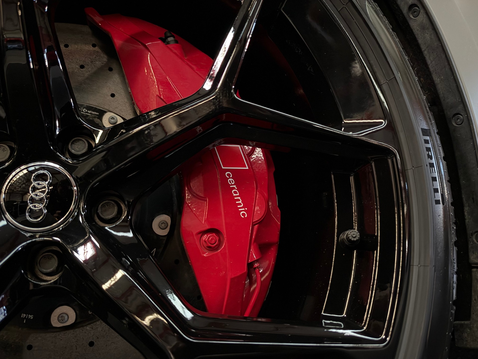 AUDI RS6 Avant 4.0 TFSI V8 quattro-image-16