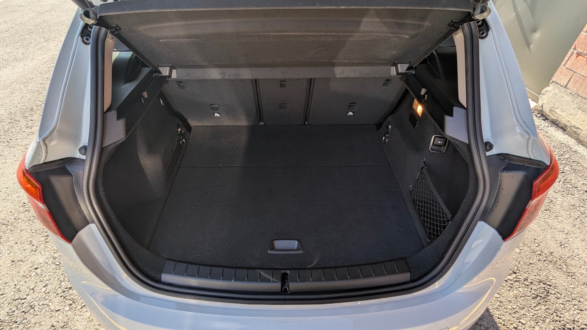 BMW 225xe-image-5