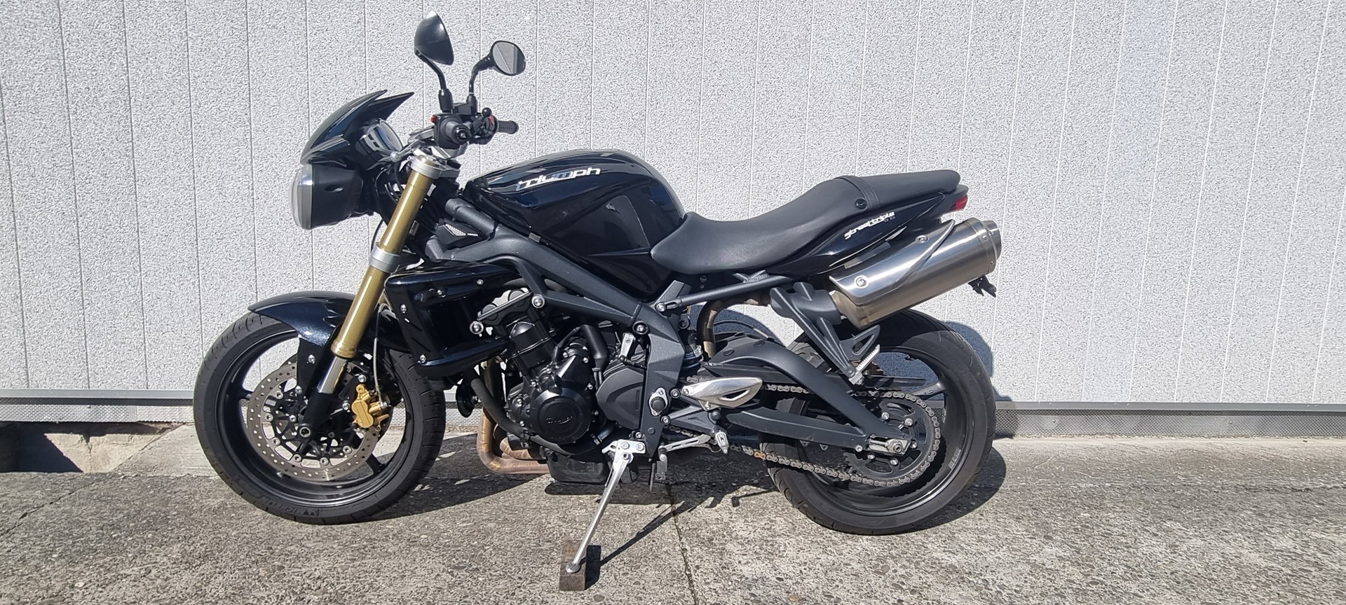 TRIUMPH Street Triple 675-showroom-element-1