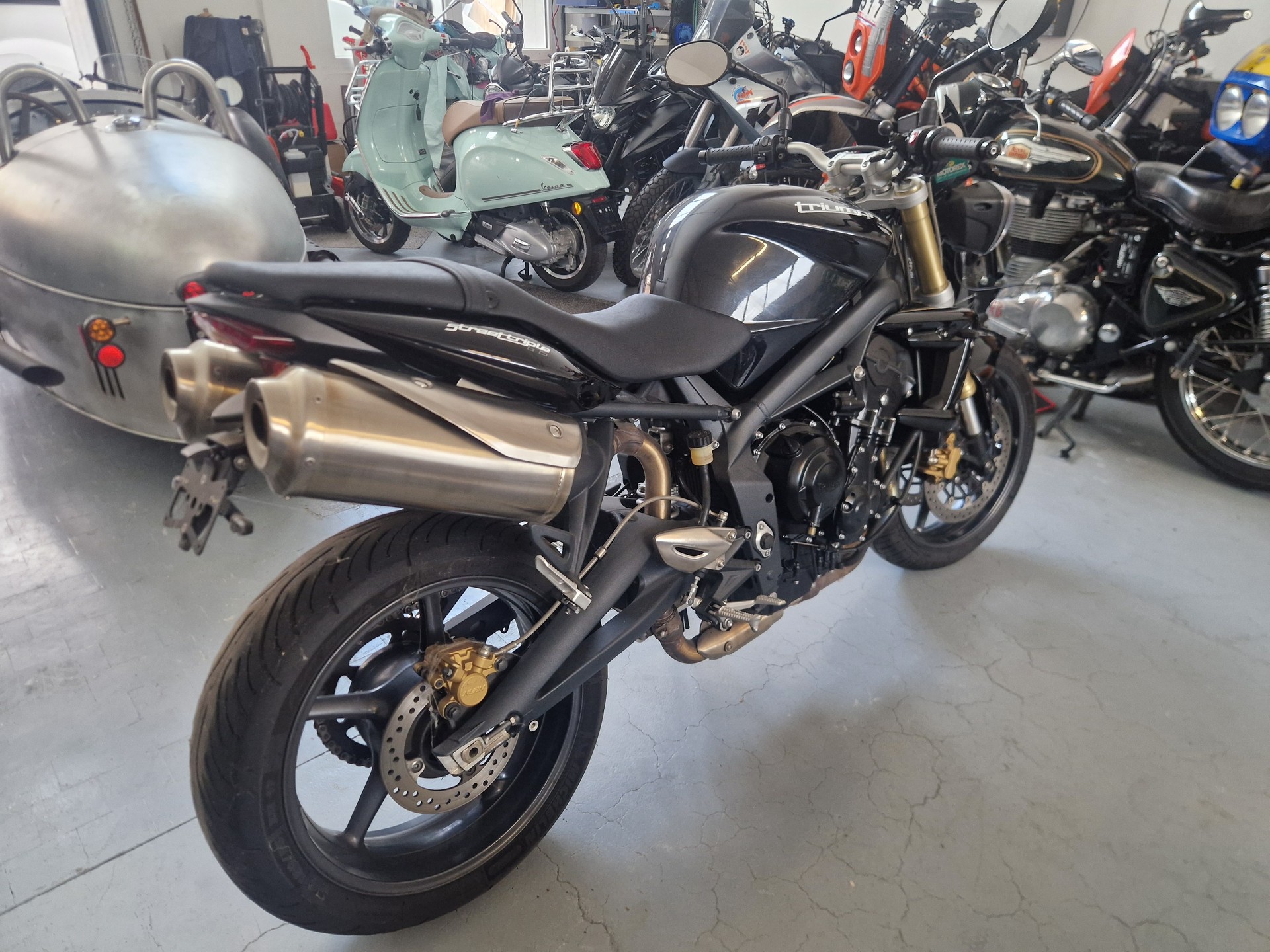 TRIUMPH Street Triple 675-image-6
