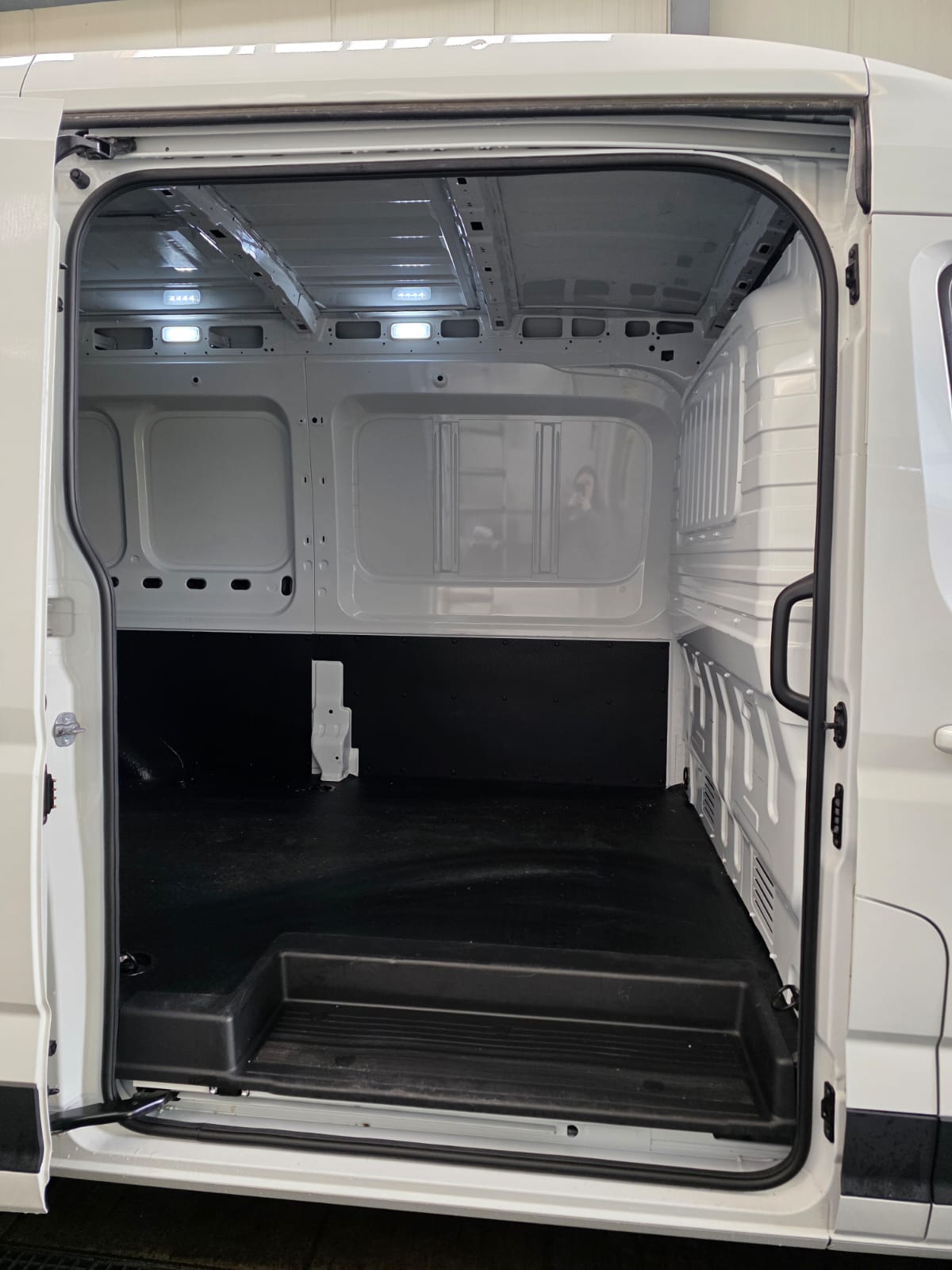 MAXUS eDeliver 9 L3H2 72kWh-image-6