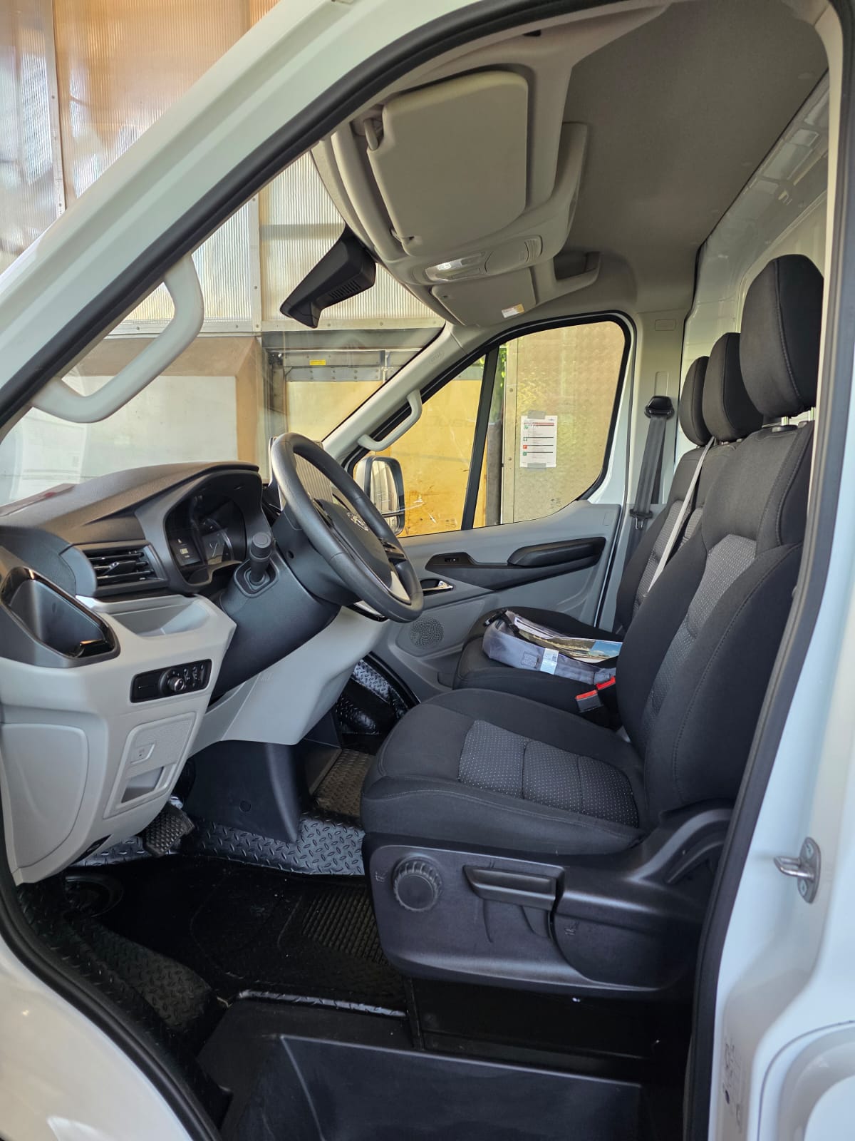 MAXUS eDeliver 9 L3H2 72kWh-image-9