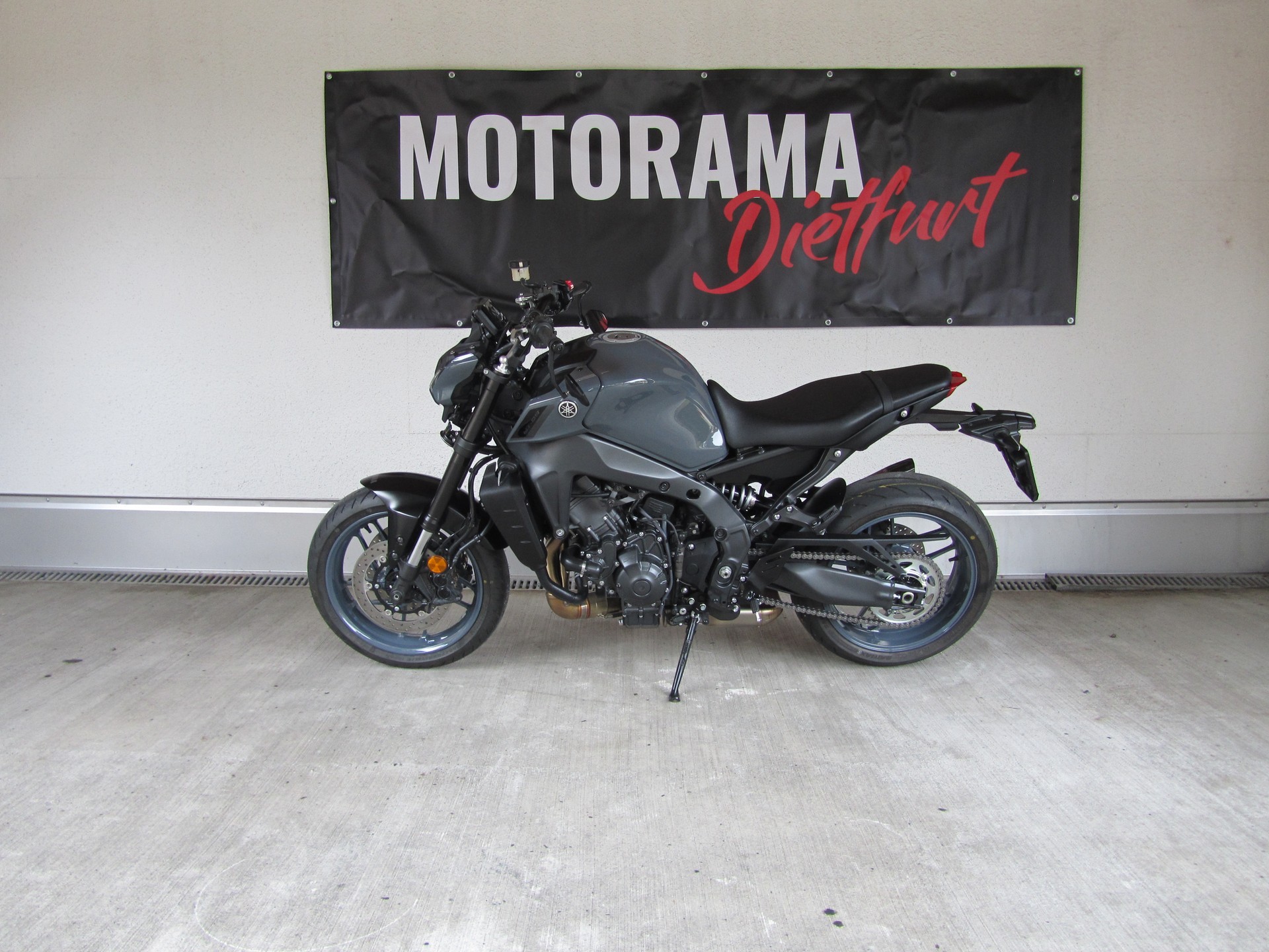 YAMAHA MT-09A-showroom-element-2