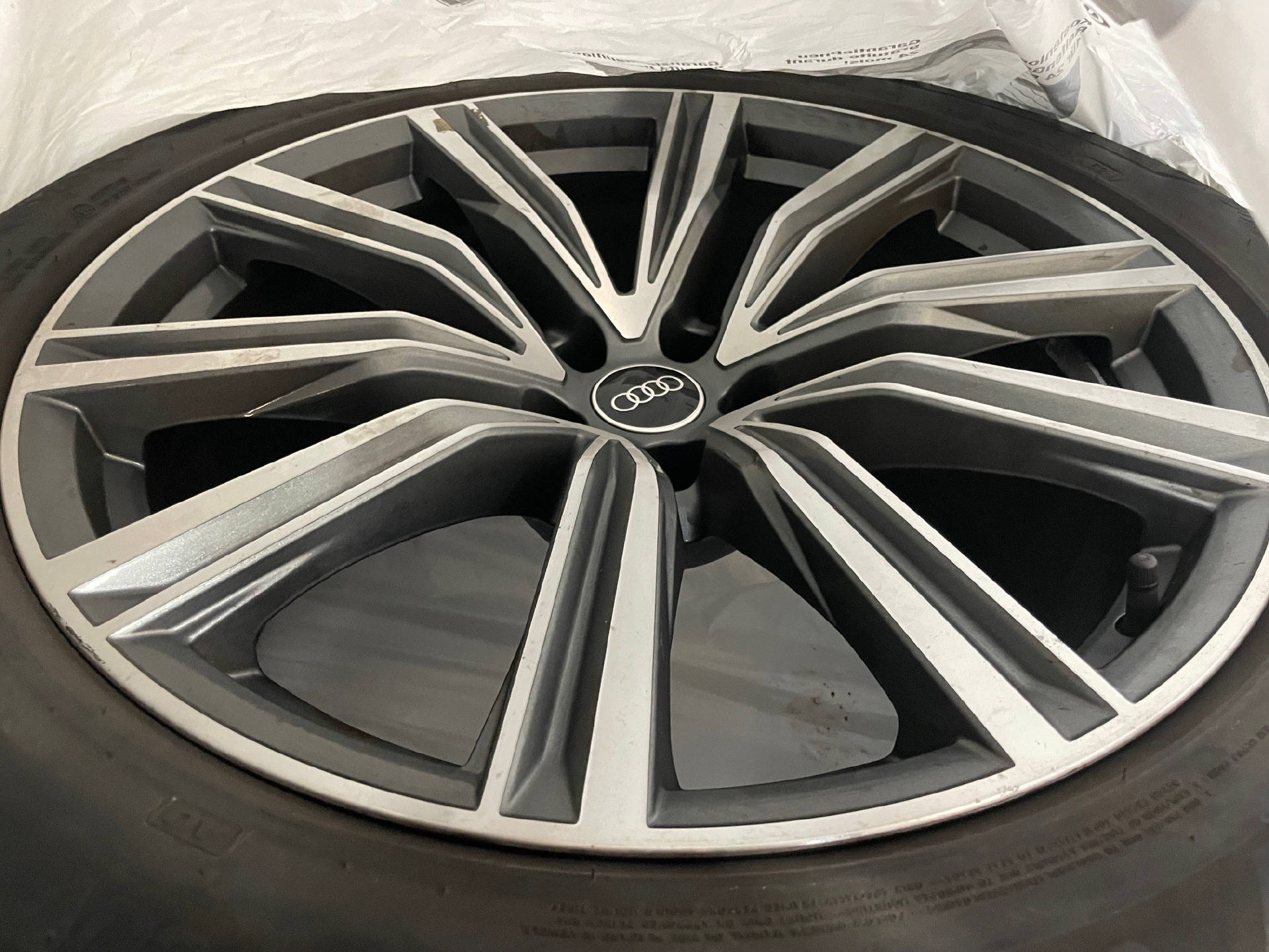 AUDI Q8 3.0 55 TFSI quattro T-Tronic-image-30