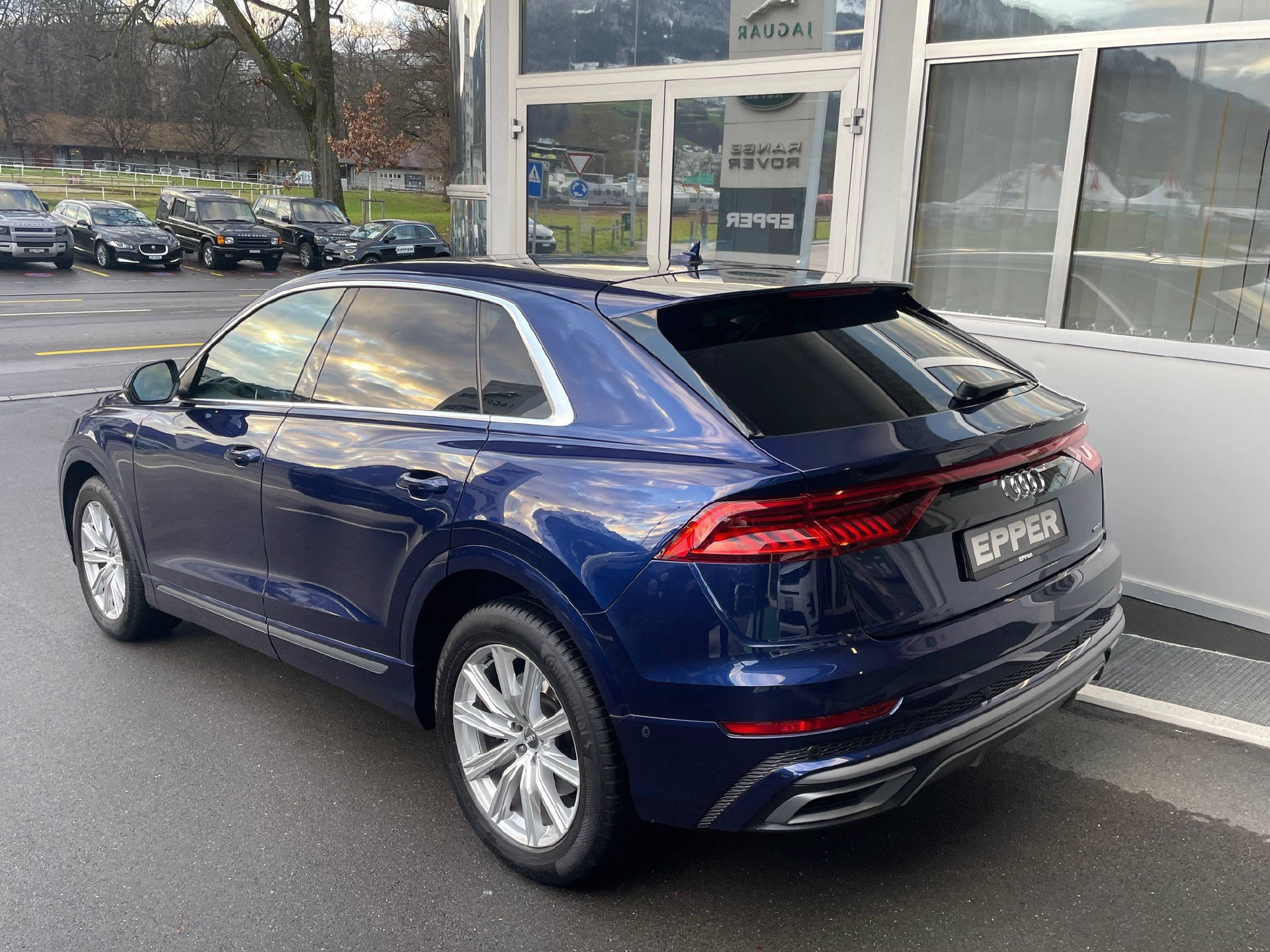 AUDI Q8 3.0 55 TFSI quattro T-Tronic-image-28