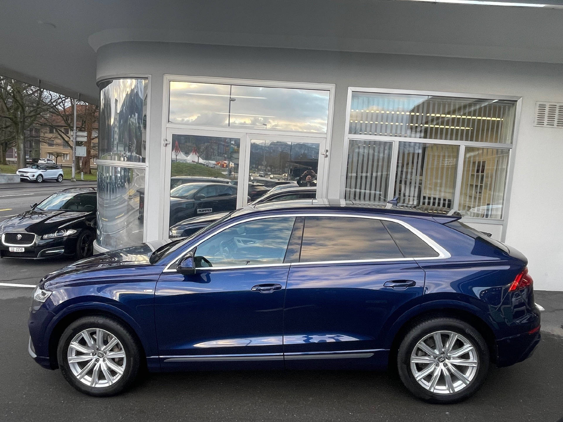 AUDI Q8 3.0 55 TFSI quattro T-Tronic-image-27