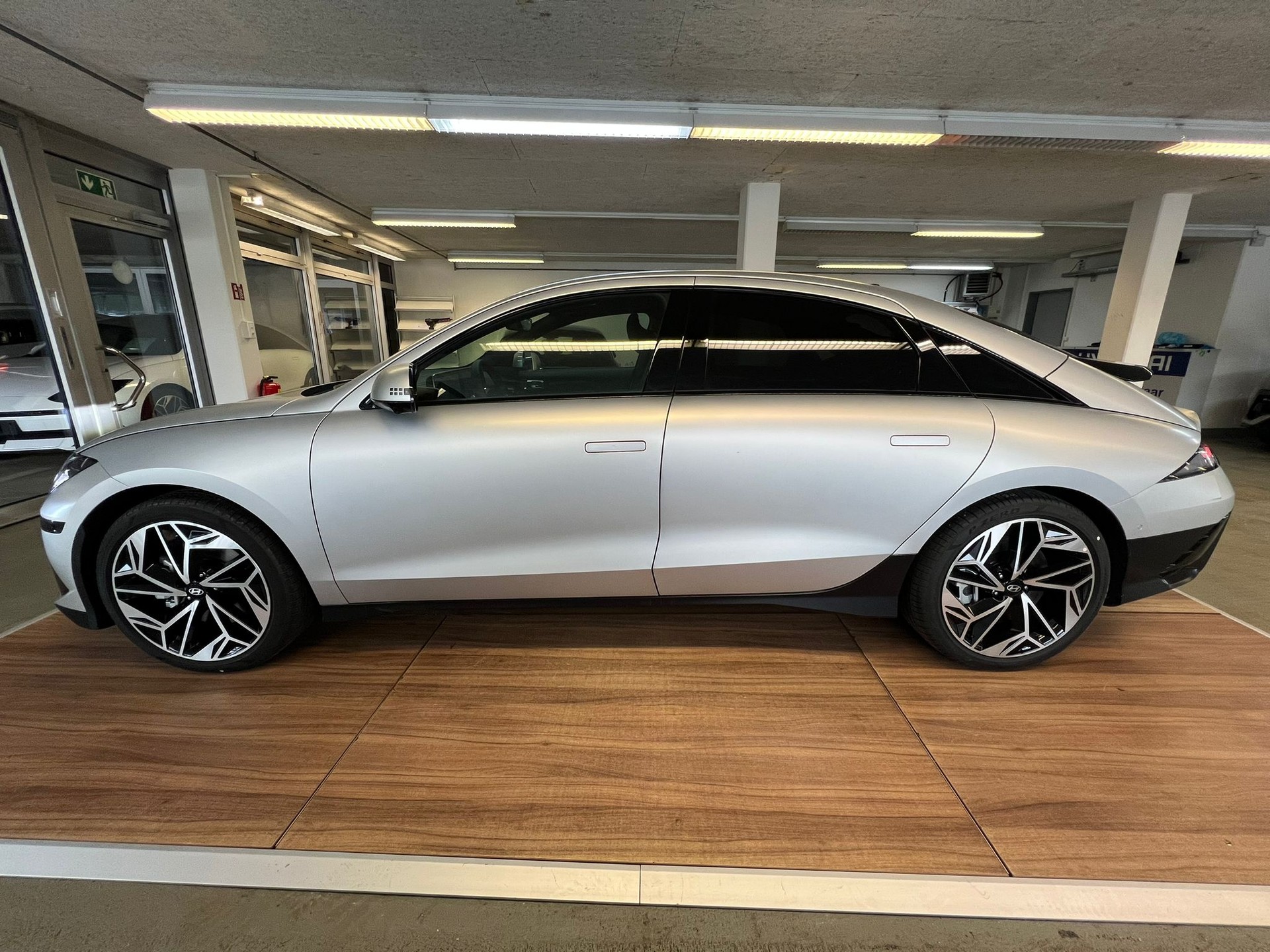 HYUNDAI Ioniq 6 77kWh Launch Edition 4WD-image-3
