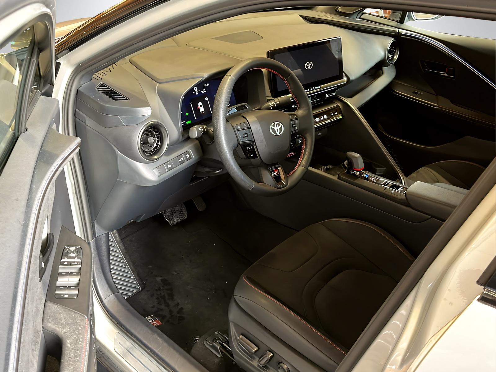 TOYOTA C-HR 2.0 HEV GR Sport Premiere 4x4 inkl. 4 Jahre Gratis Service-image-6
