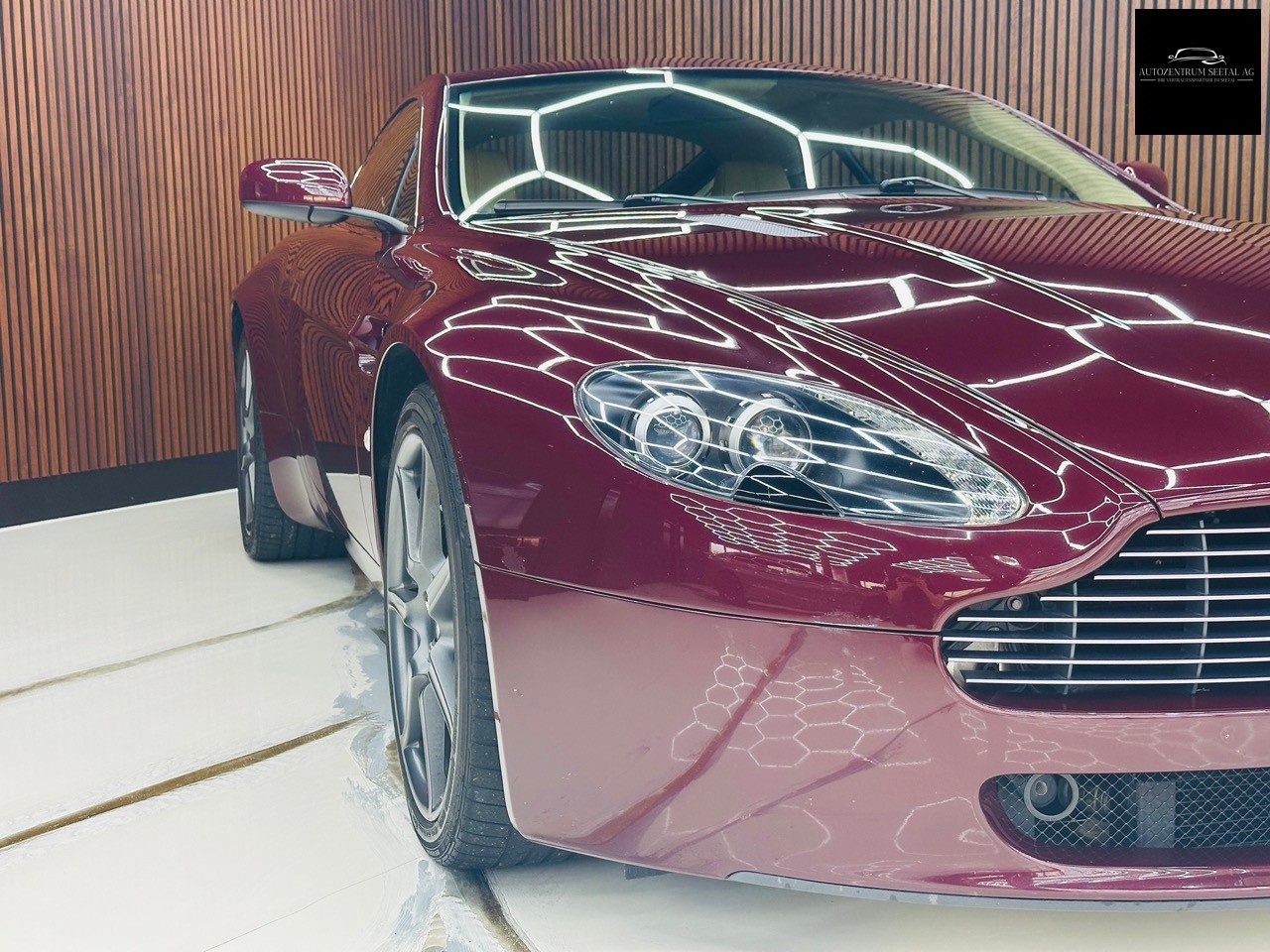 ASTON MARTIN V8 Vantage 4.3 Sportshift-image-2
