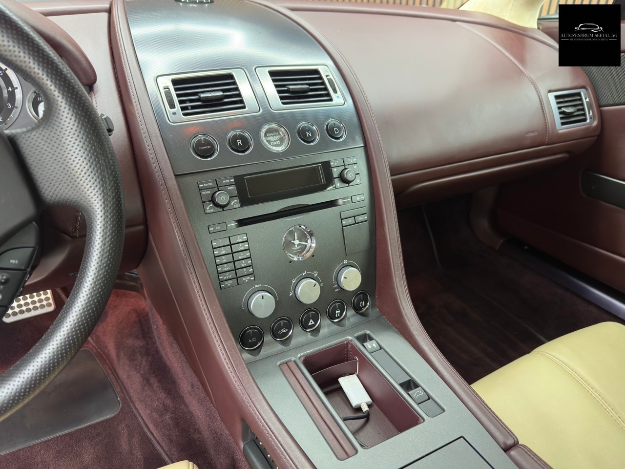 ASTON MARTIN V8 Vantage 4.3 Sportshift-image-8