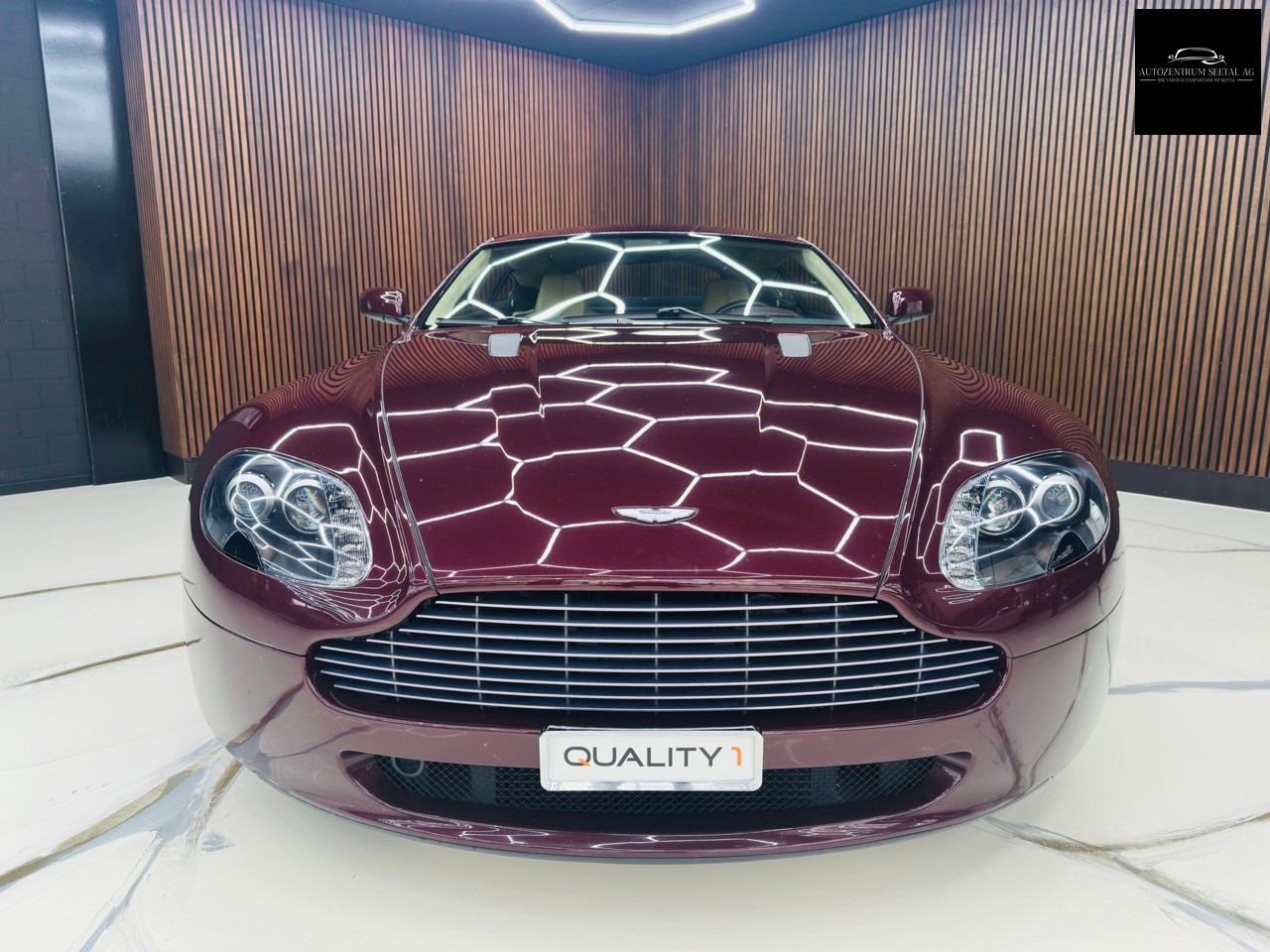 ASTON MARTIN V8 Vantage 4.3 Sportshift-image-1