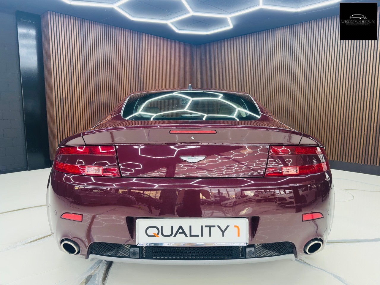 ASTON MARTIN V8 Vantage 4.3 Sportshift-image-4