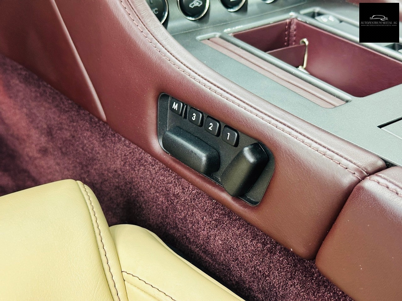ASTON MARTIN V8 Vantage 4.3 Sportshift-image-9