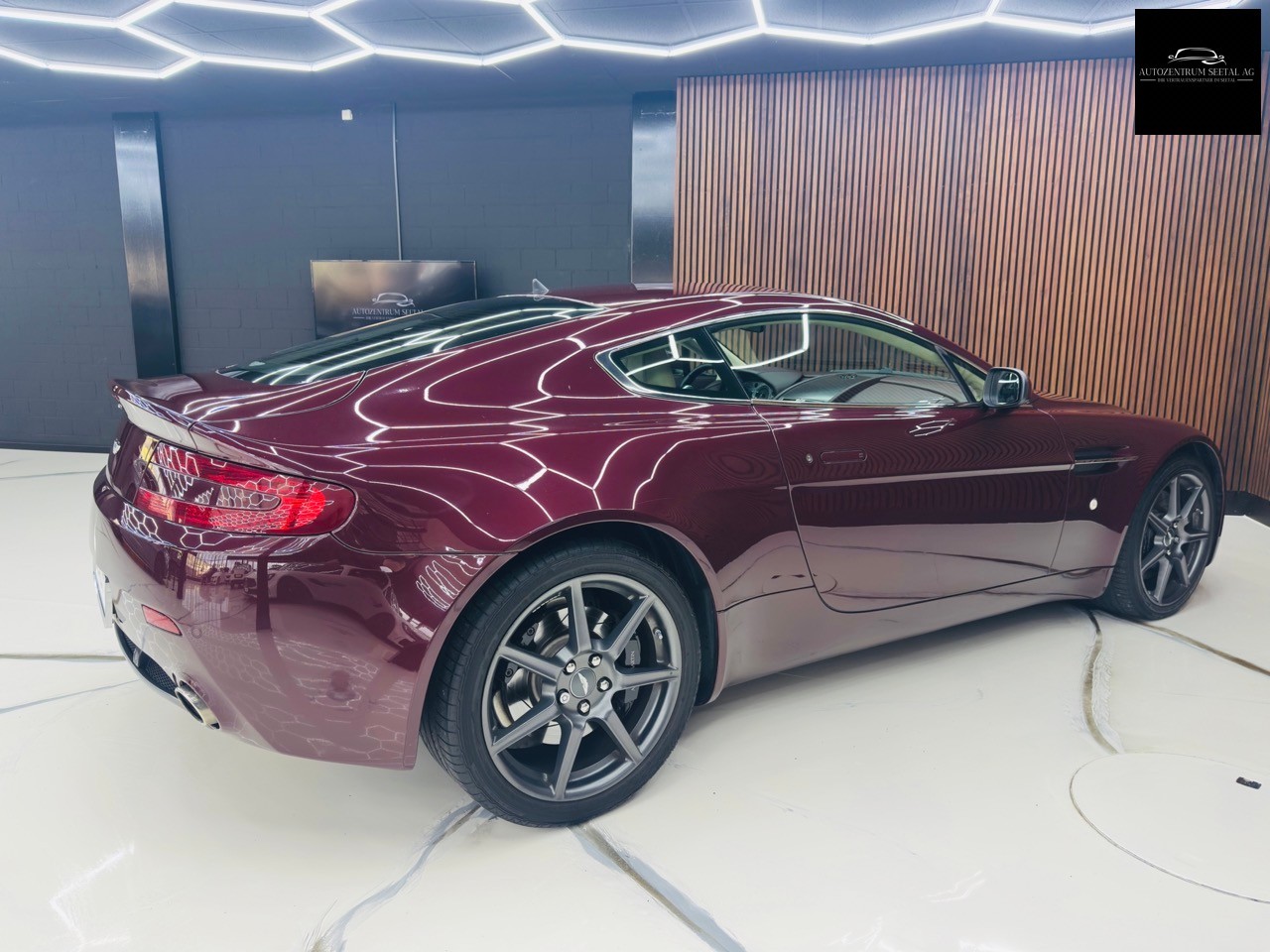 ASTON MARTIN V8 Vantage 4.3 Sportshift-image-3