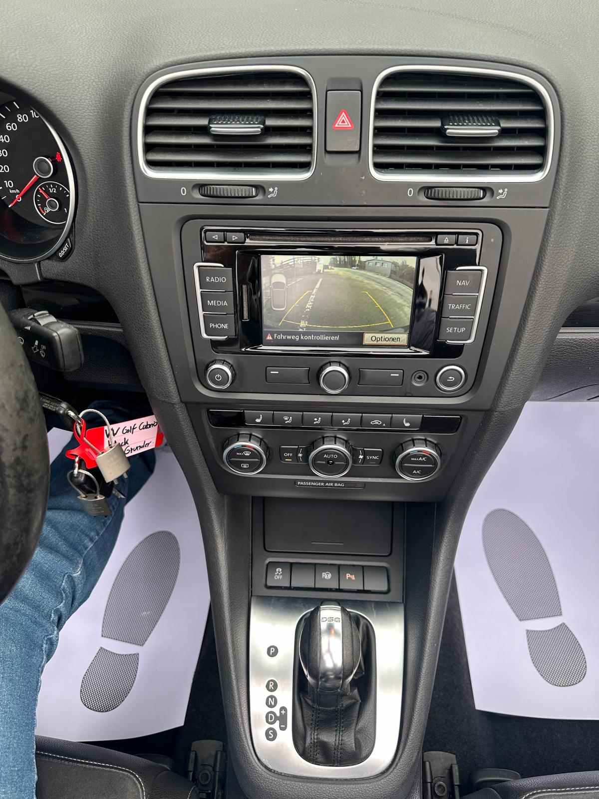 VW Golf Cabrio 1.4 TSI Design DSG-image-12