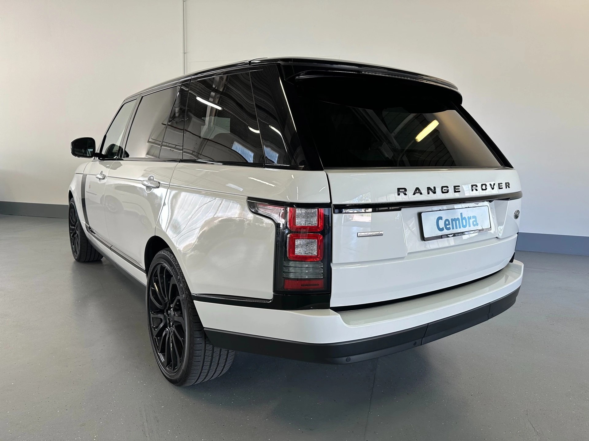 LAND ROVER Range Rover LWB 5.0 V8 SC Vogue Automatic-image-13