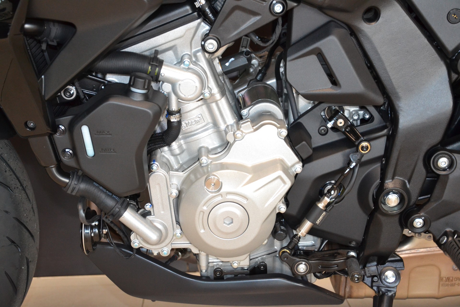 CF MOTO 675 NK-image-5