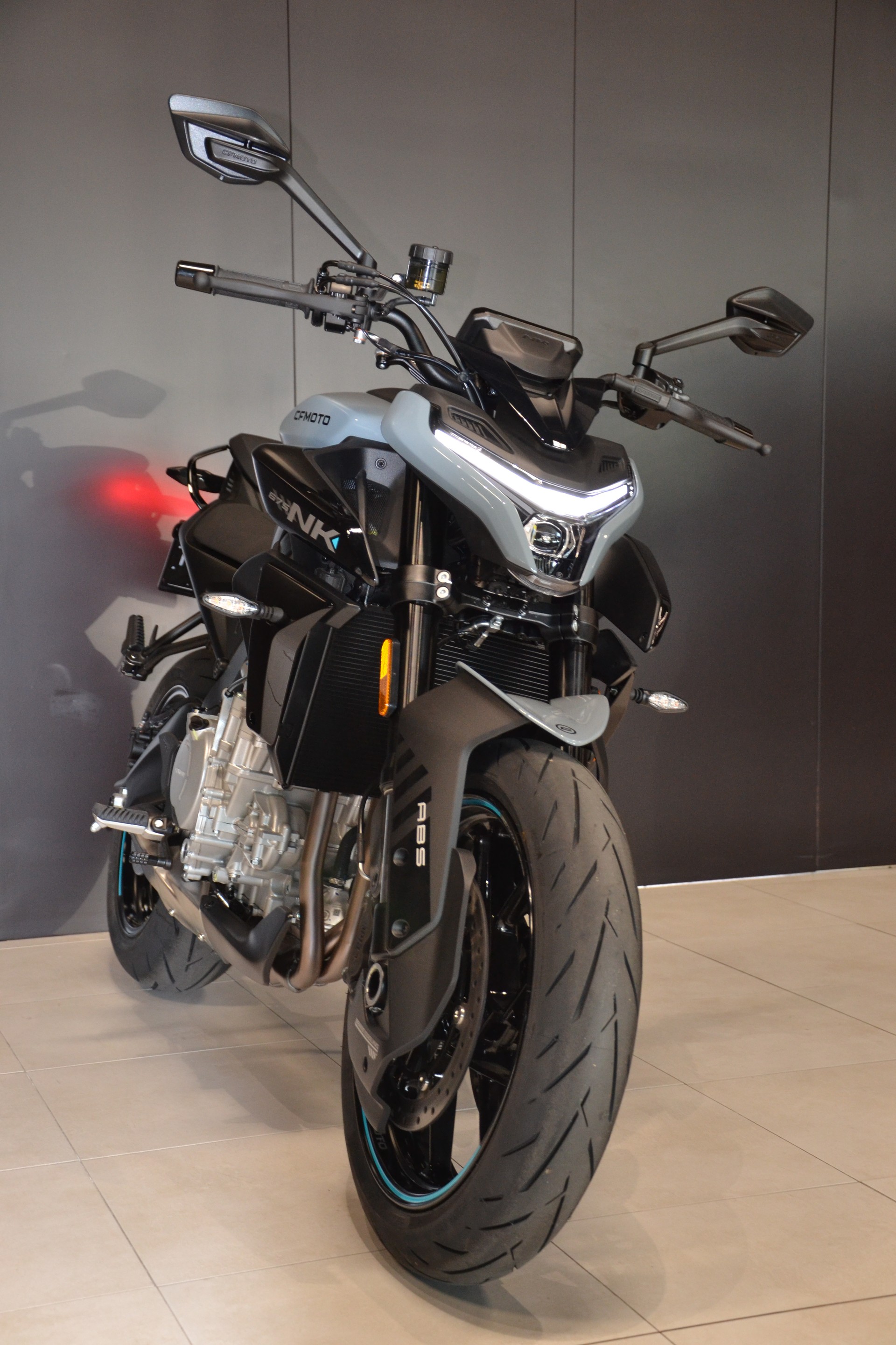 CF MOTO 675 NK-image-6