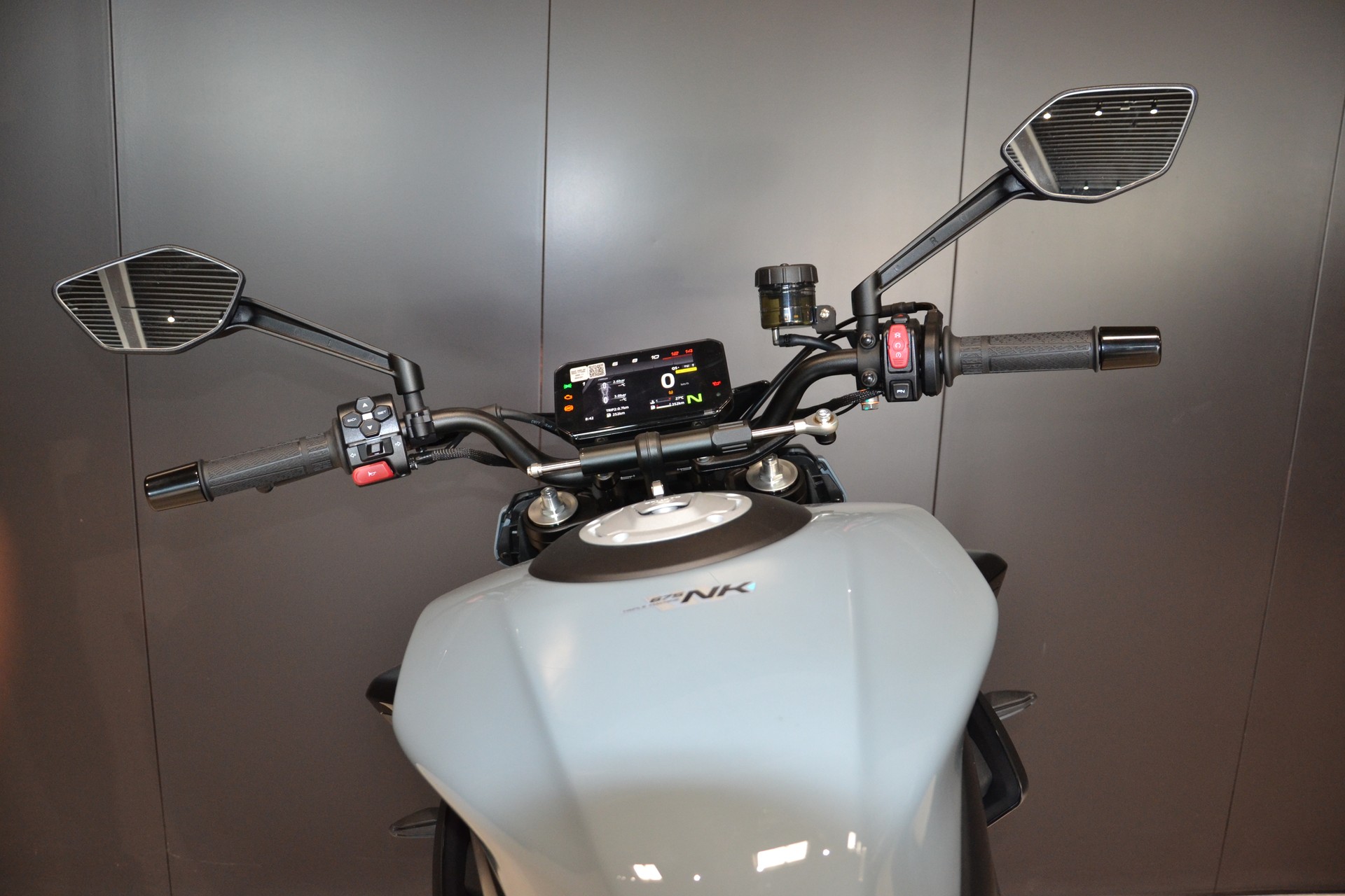 CF MOTO 675 NK-image-10