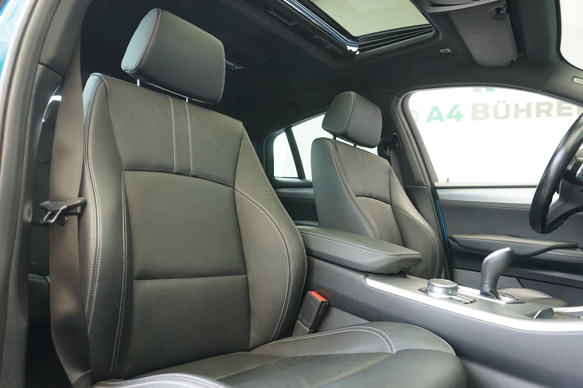 BMW X4 M 40i 360 PS xDrive 100% BENZINER !!-image-17