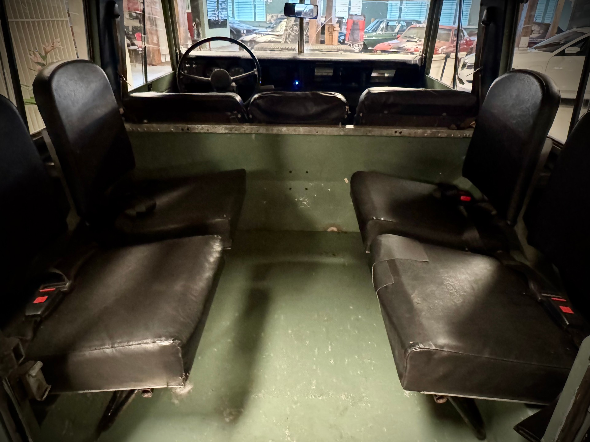 LAND ROVER 88 mit Tropendach-image-25