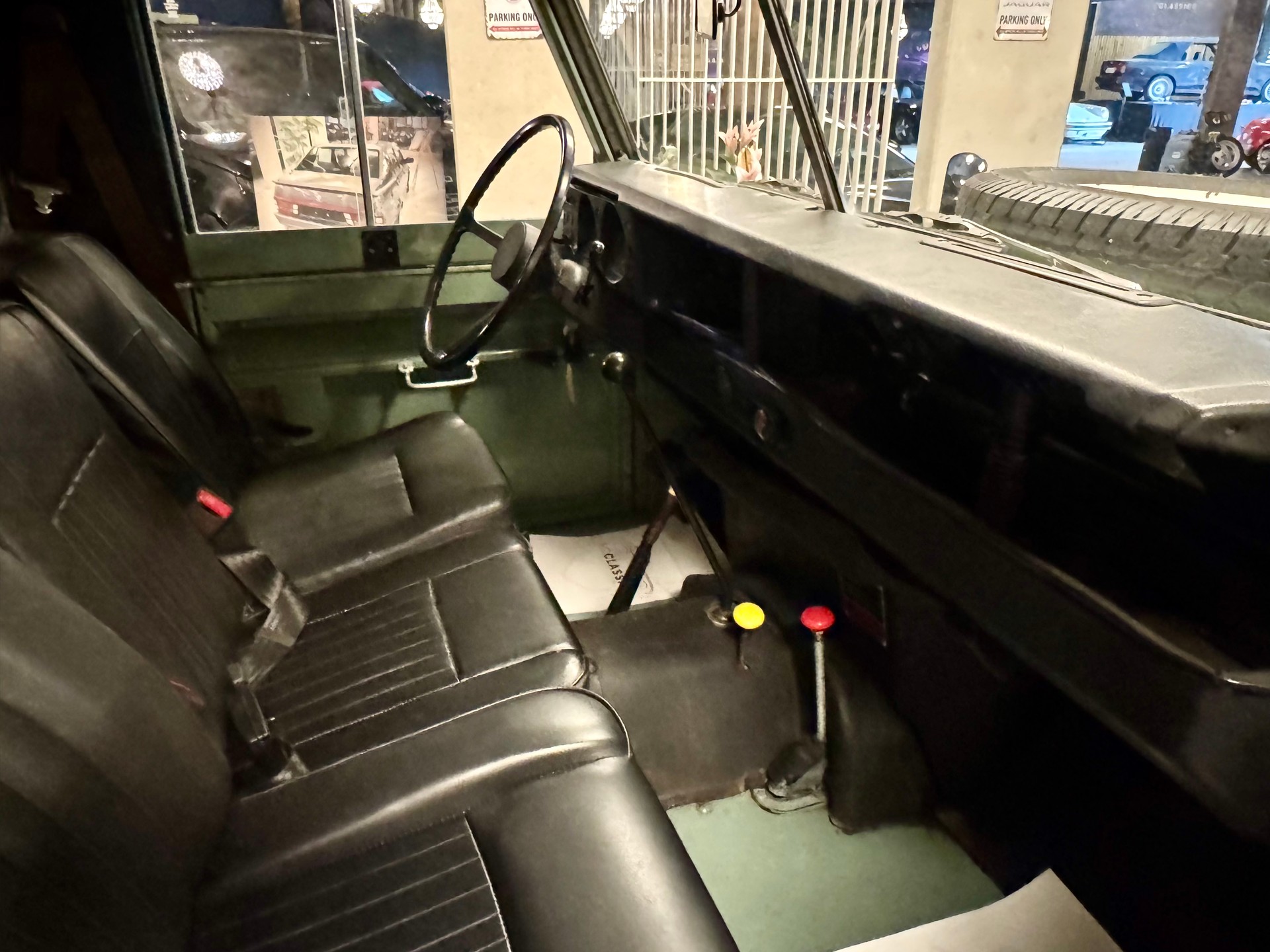 LAND ROVER 88 mit Tropendach-image-23