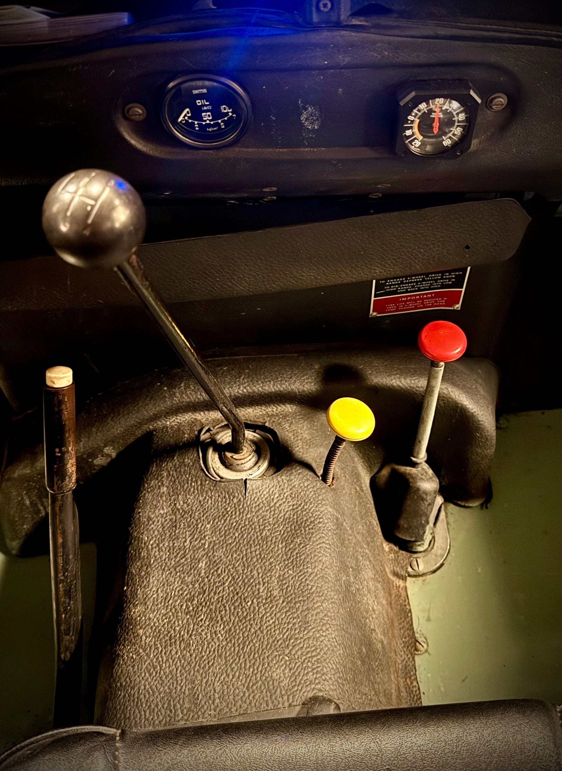 LAND ROVER 88 mit Tropendach-image-24