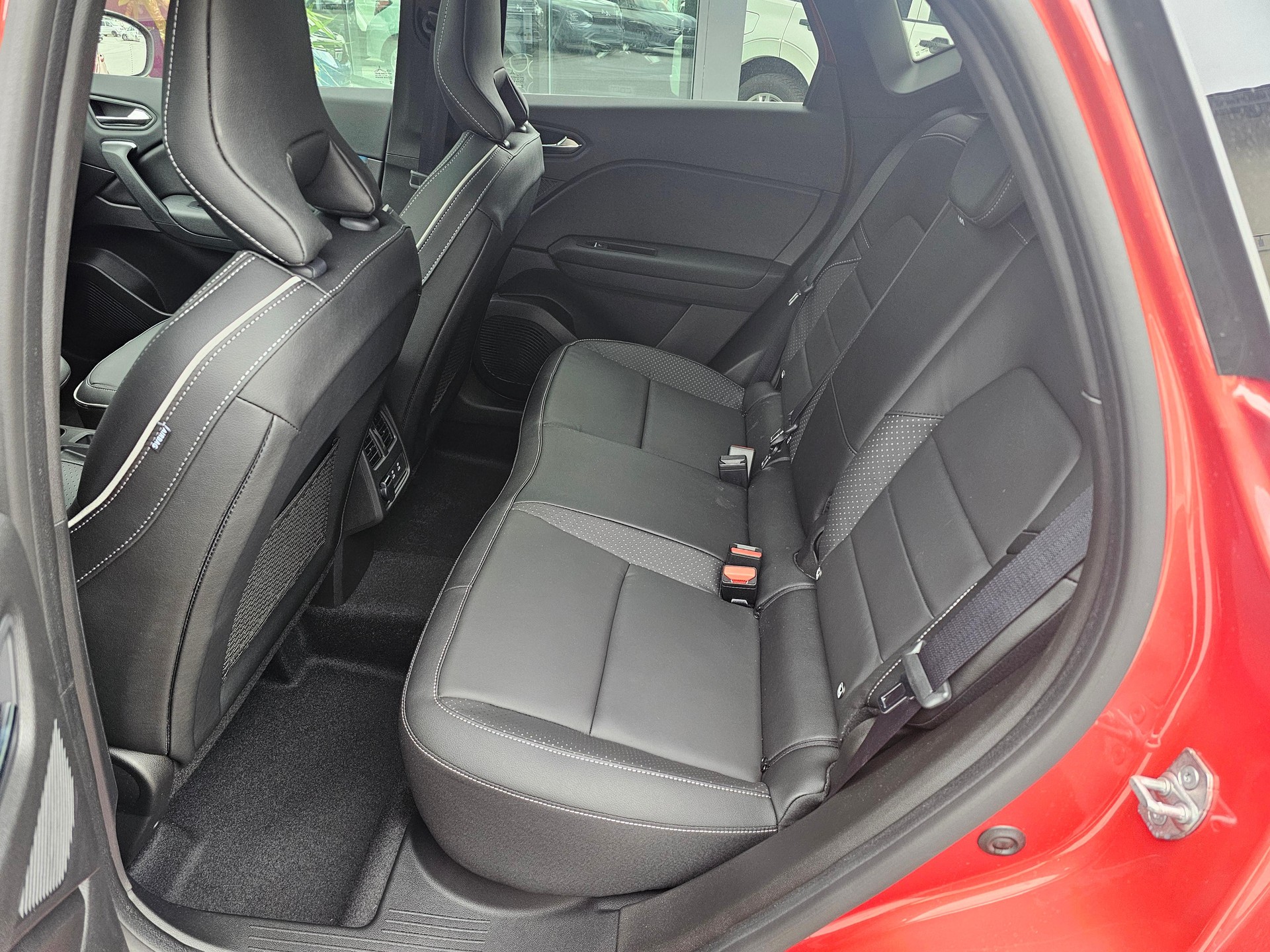 MITSUBISHI ASX 1.6 HEV Instyle-image-11