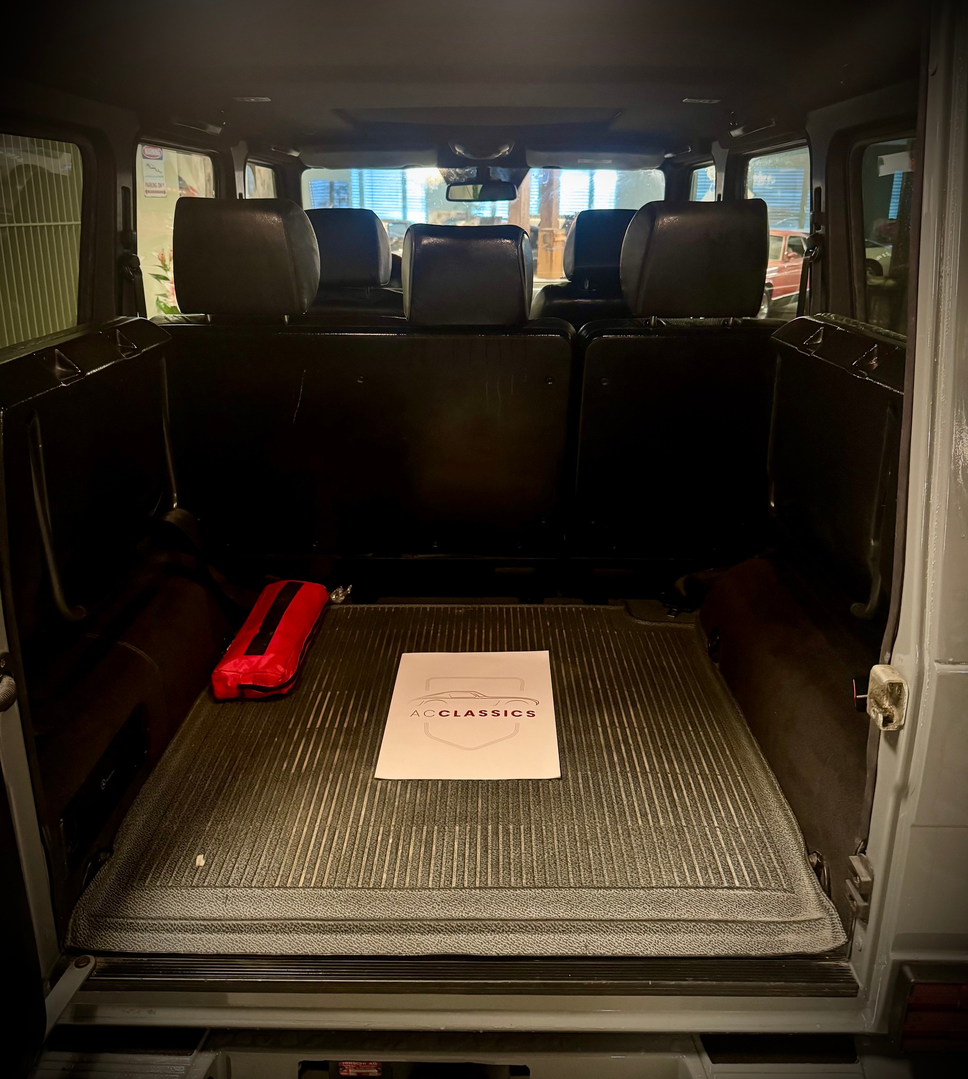 MERCEDES-BENZ Frisch restauriert in Nardo Grau-image-16