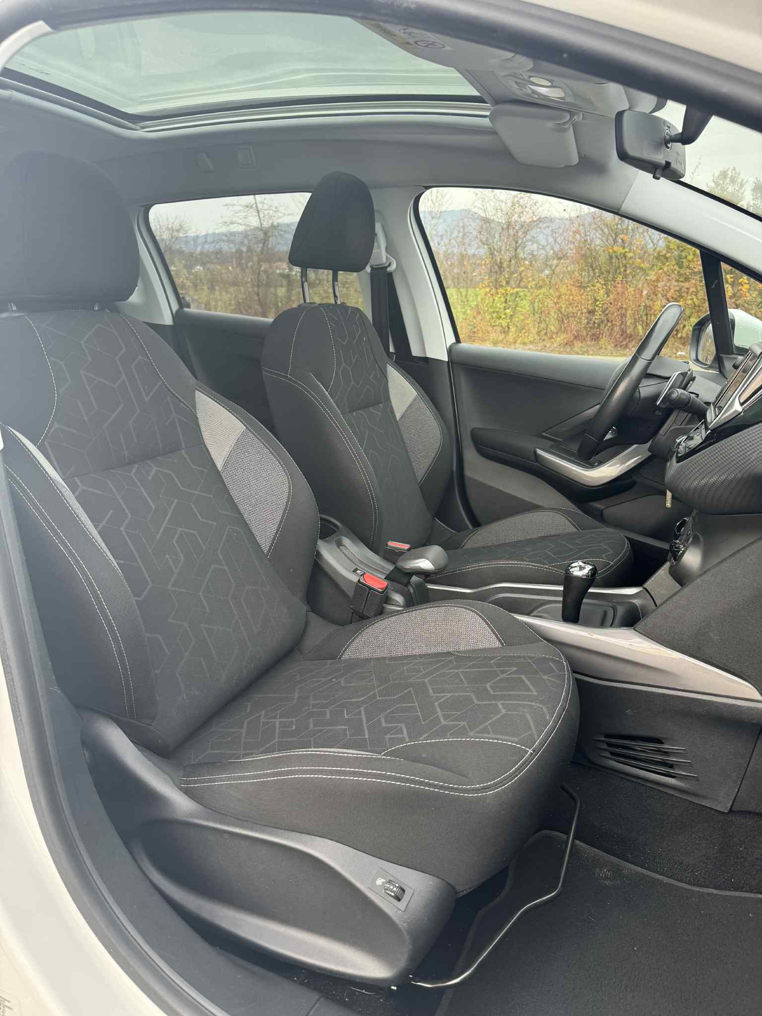 PEUGEOT 2008 1.2 VTI Active ETG5-image-8