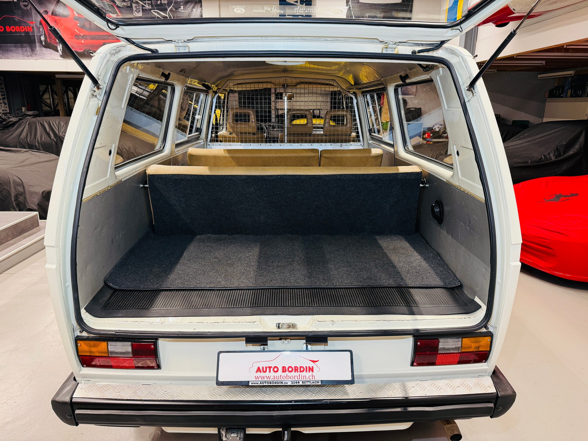 VW T3 Typ 2 Caravelle C VETERAN „Pastellweiss“ ex. PTT Swisscom-image-9