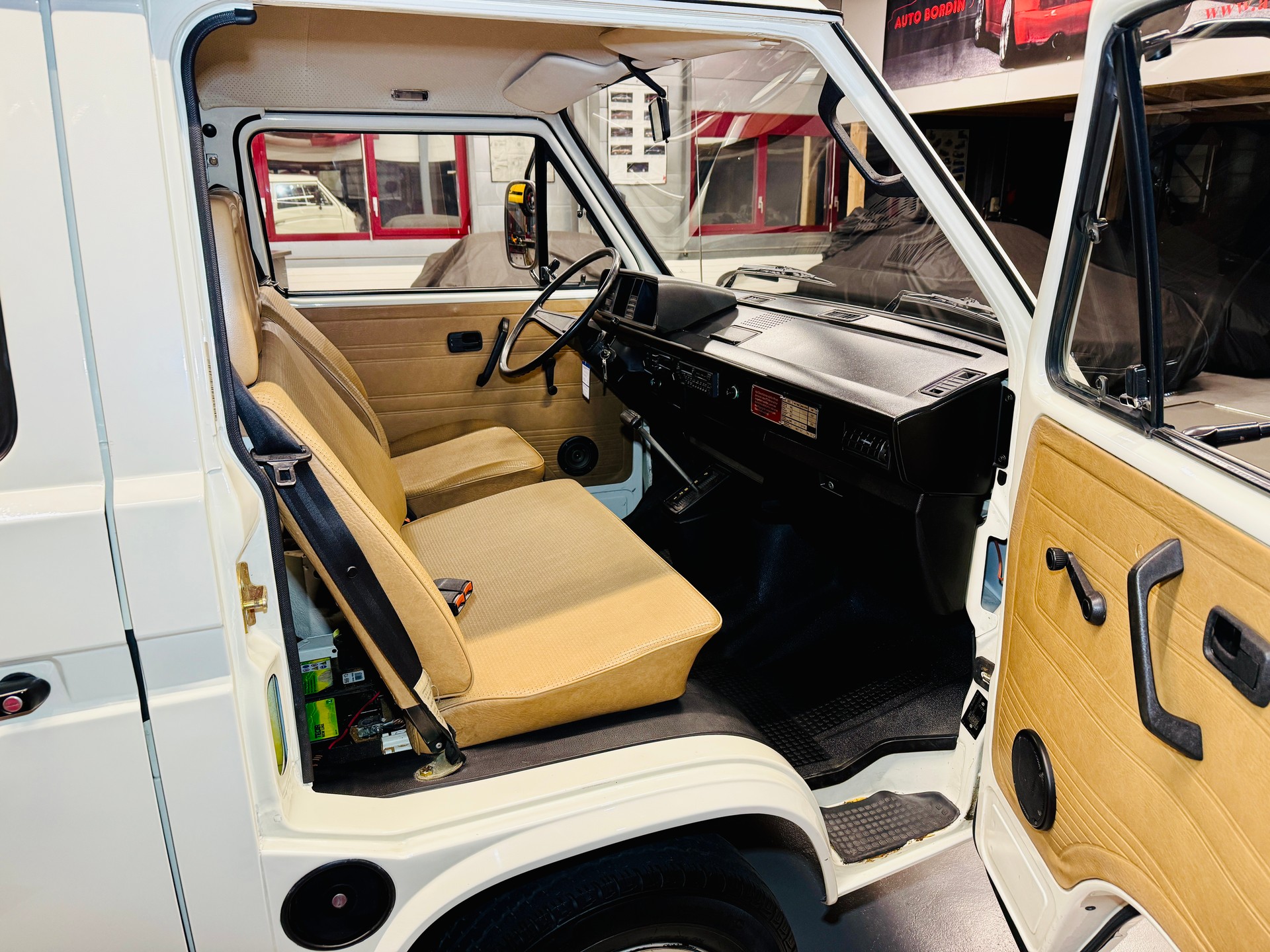 VW T3 Typ 2 Caravelle C VETERAN „Pastellweiss“ ex. PTT Swisscom-image-12