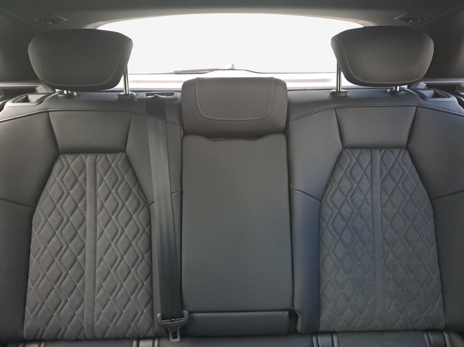 AUDI Q4 e-tron 55 quattro-image-12