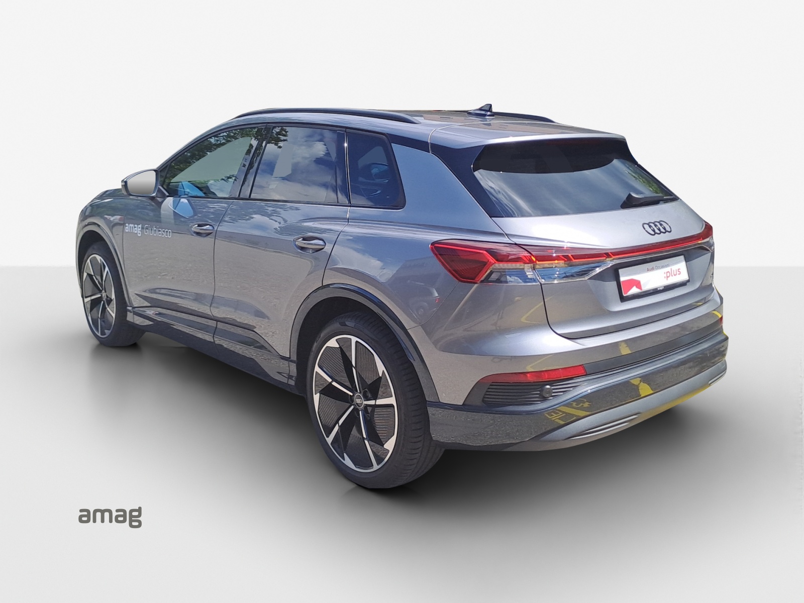 AUDI Q4 e-tron 55 quattro-image-3