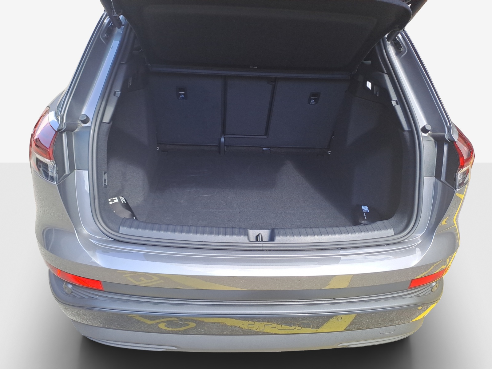 AUDI Q4 e-tron 55 quattro-image-13