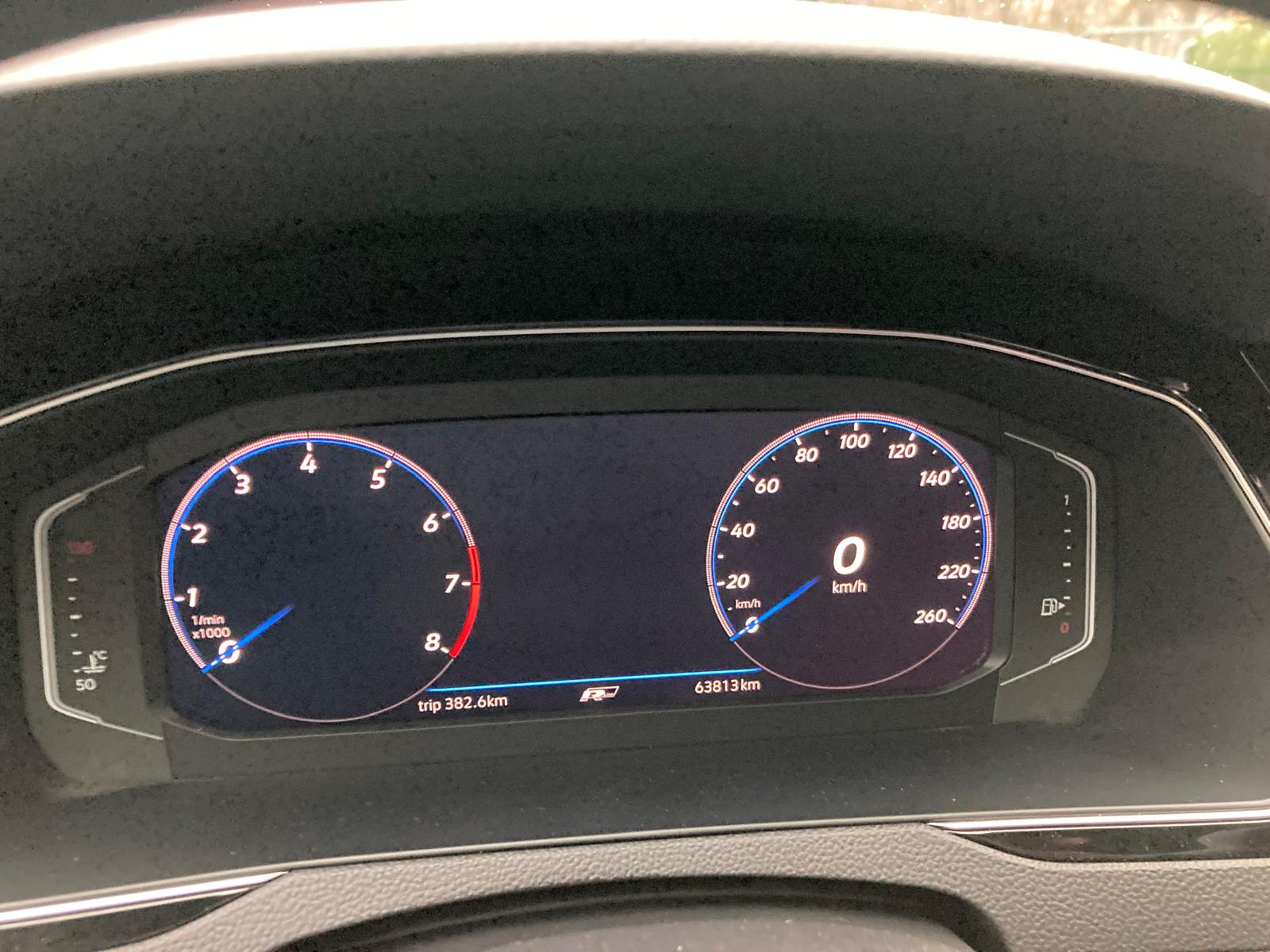 VW Passat Variant 2.0 TSI R-Line Edition 4Motion DSG-image-10