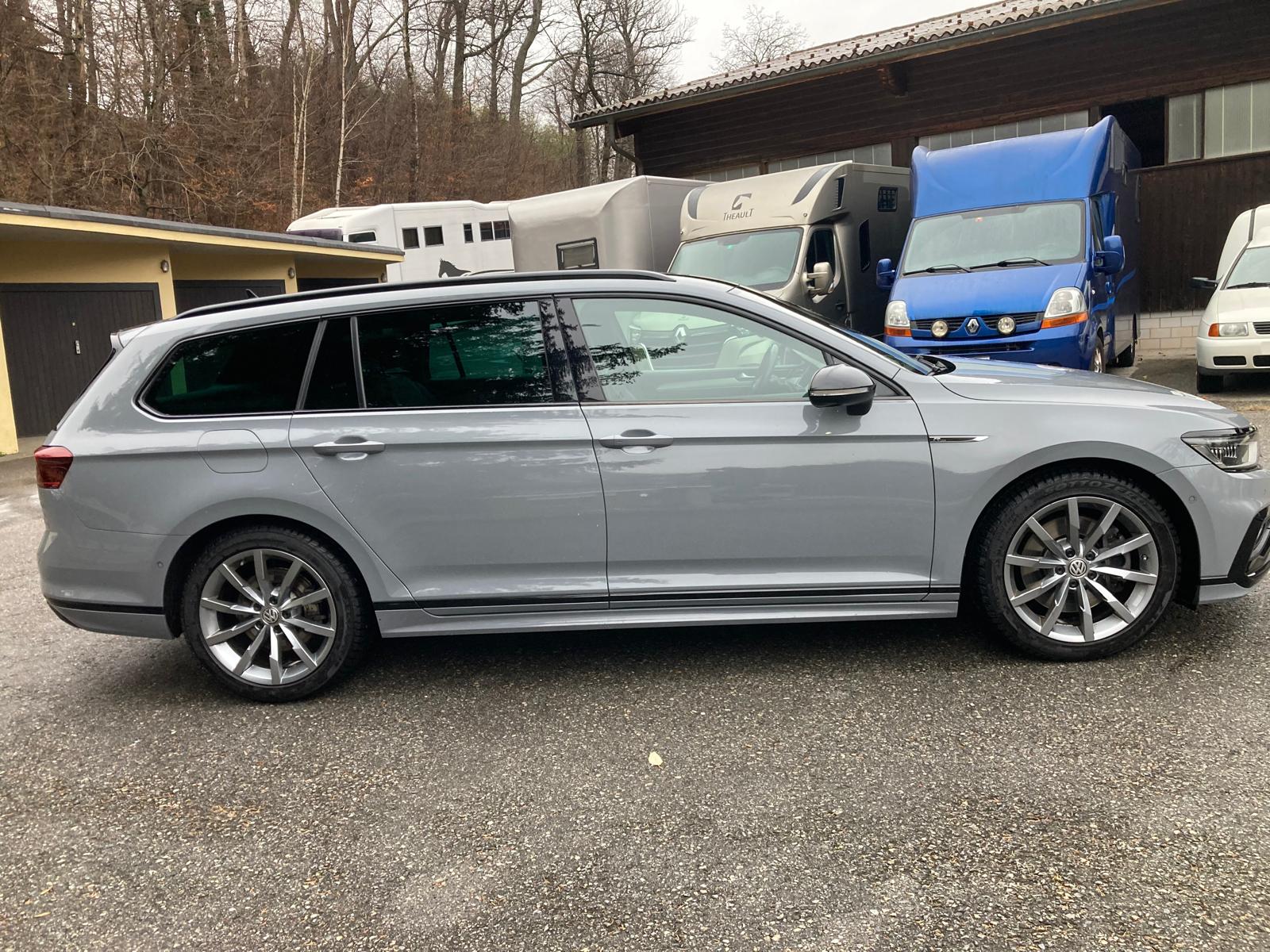 VW Passat Variant 2.0 TSI R-Line Edition 4Motion DSG-image-7