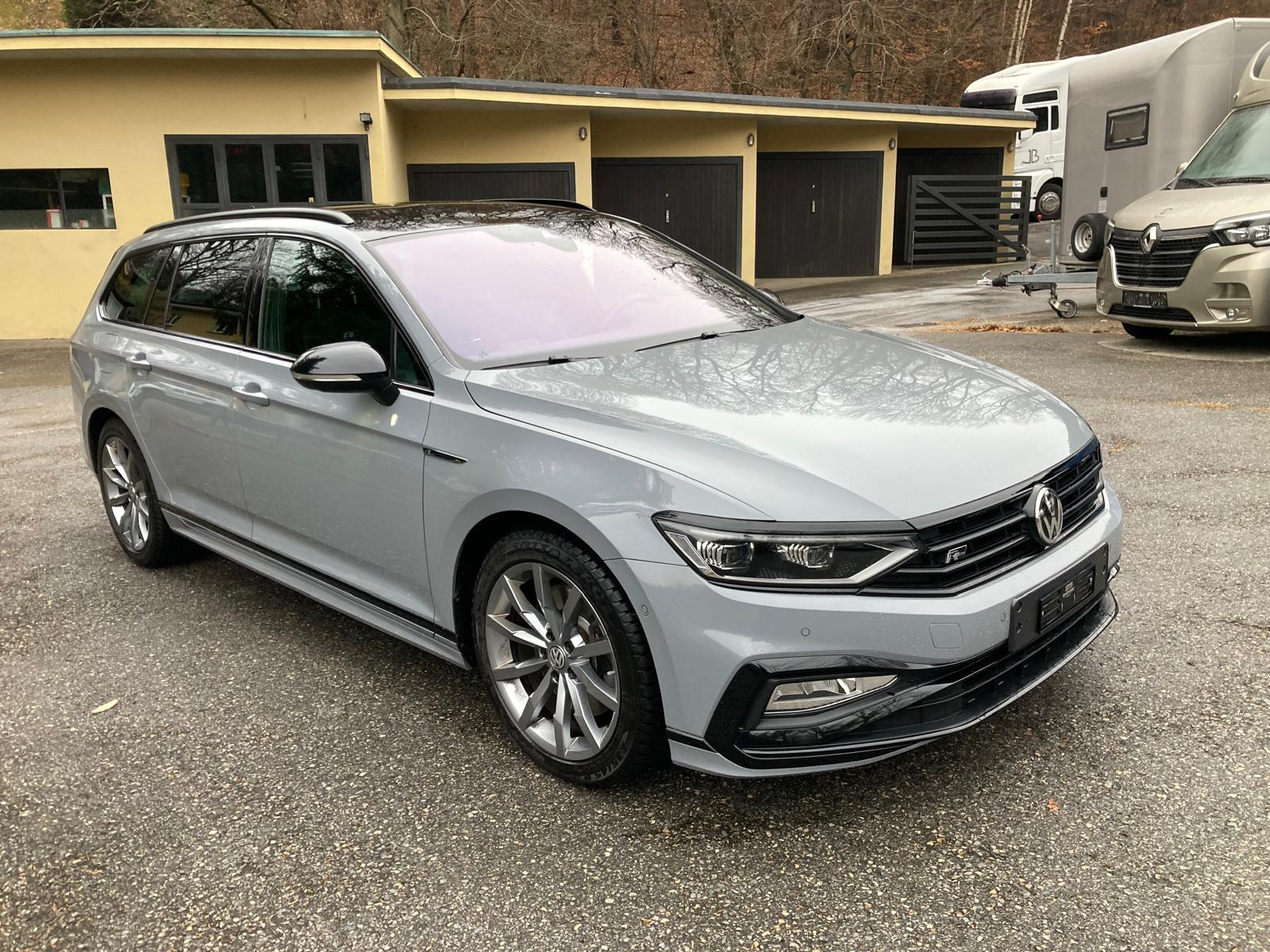 VW Passat Variant 2.0 TSI R-Line Edition 4Motion DSG-image-0