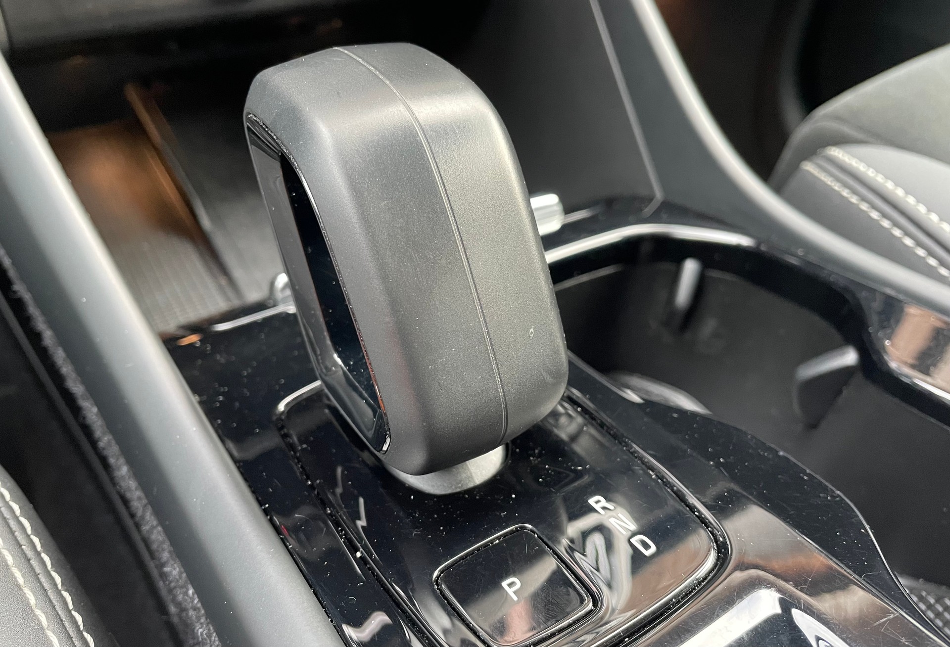 VOLVO XC40 1.5 T4 PiH R-Design-image-13