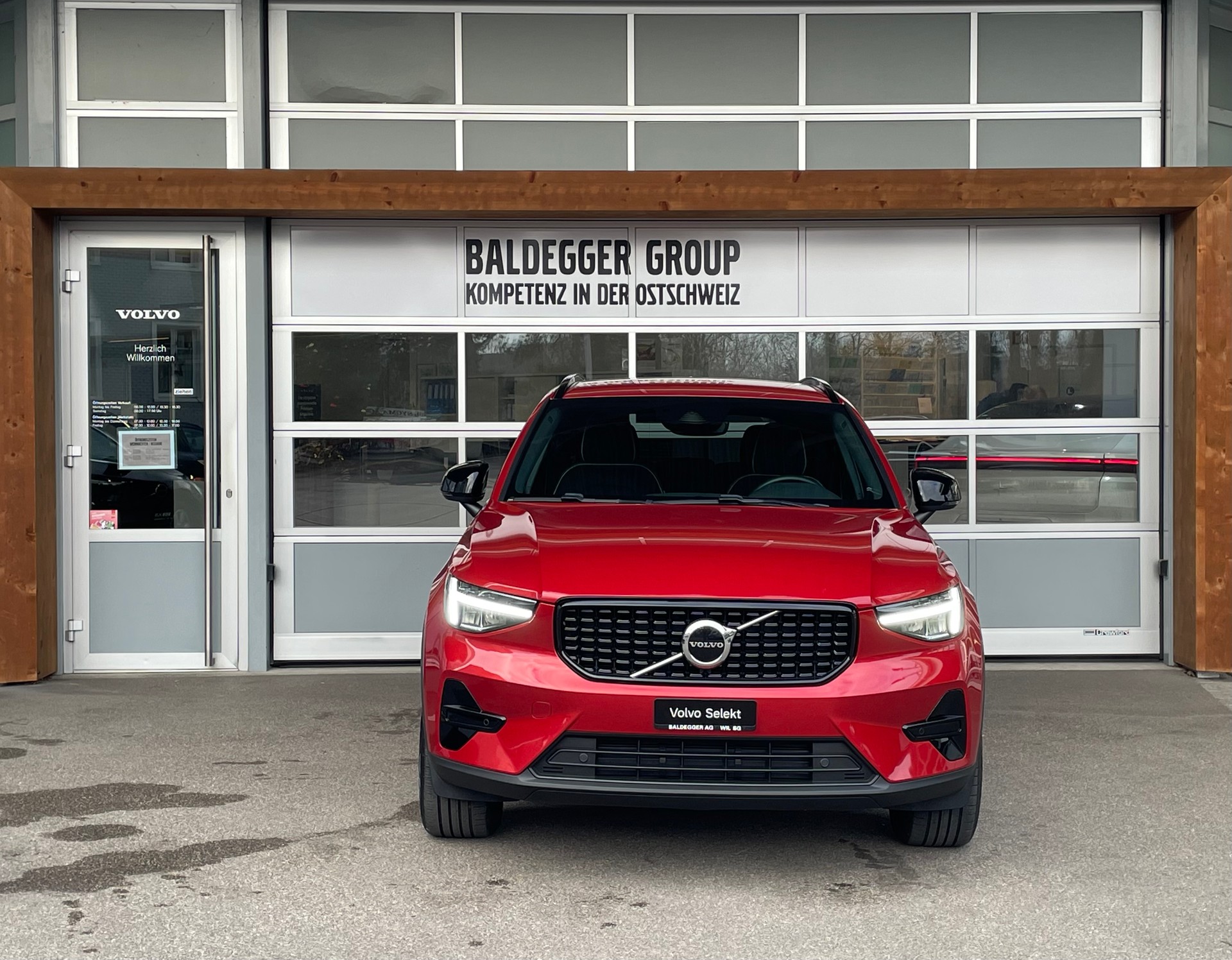 VOLVO XC40 1.5 T4 PiH R-Design-image-7